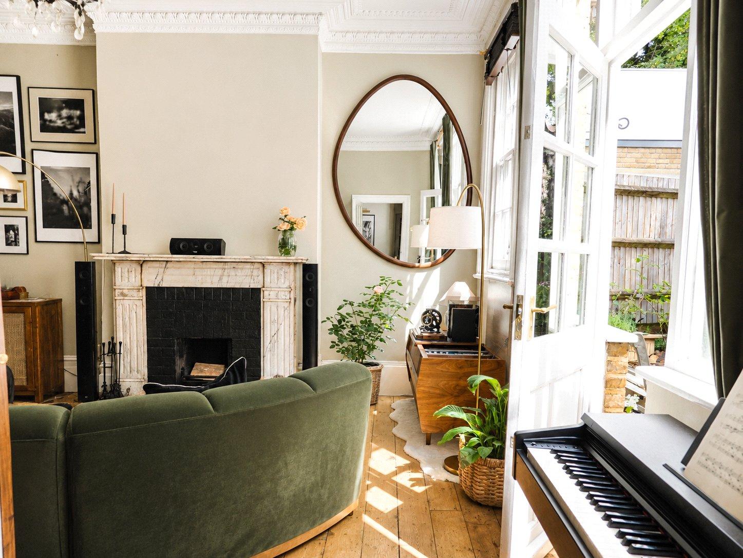 1 bedroom property for sale in London | Robinson Jackson