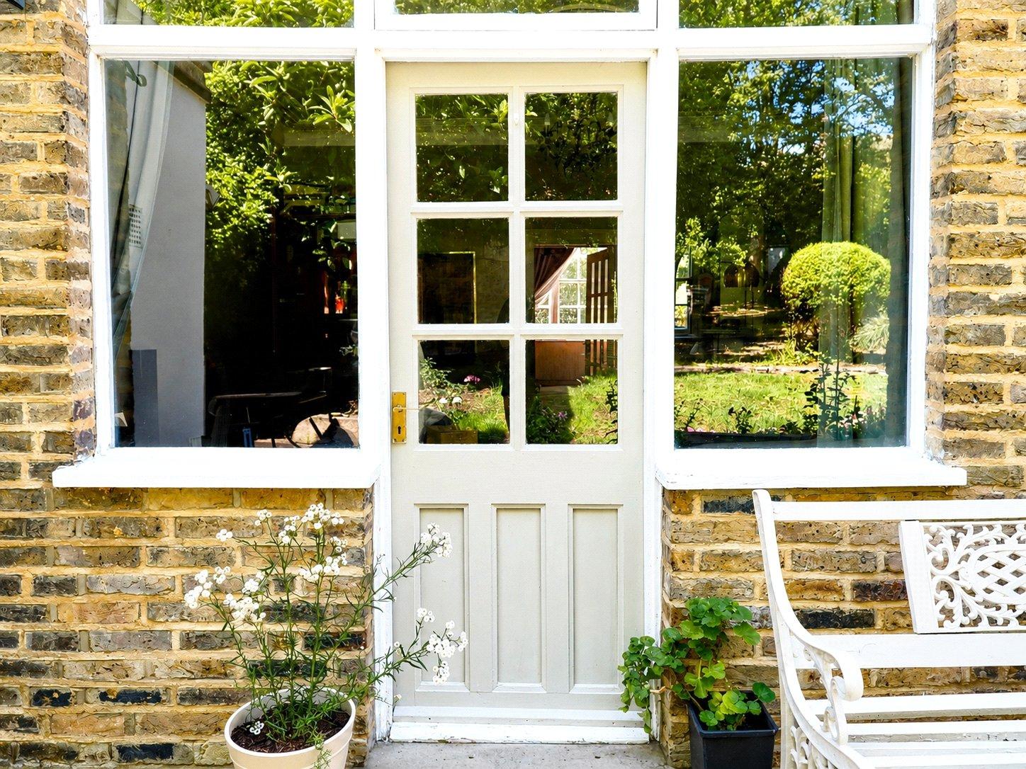1 bedroom property for sale in London | Robinson Jackson