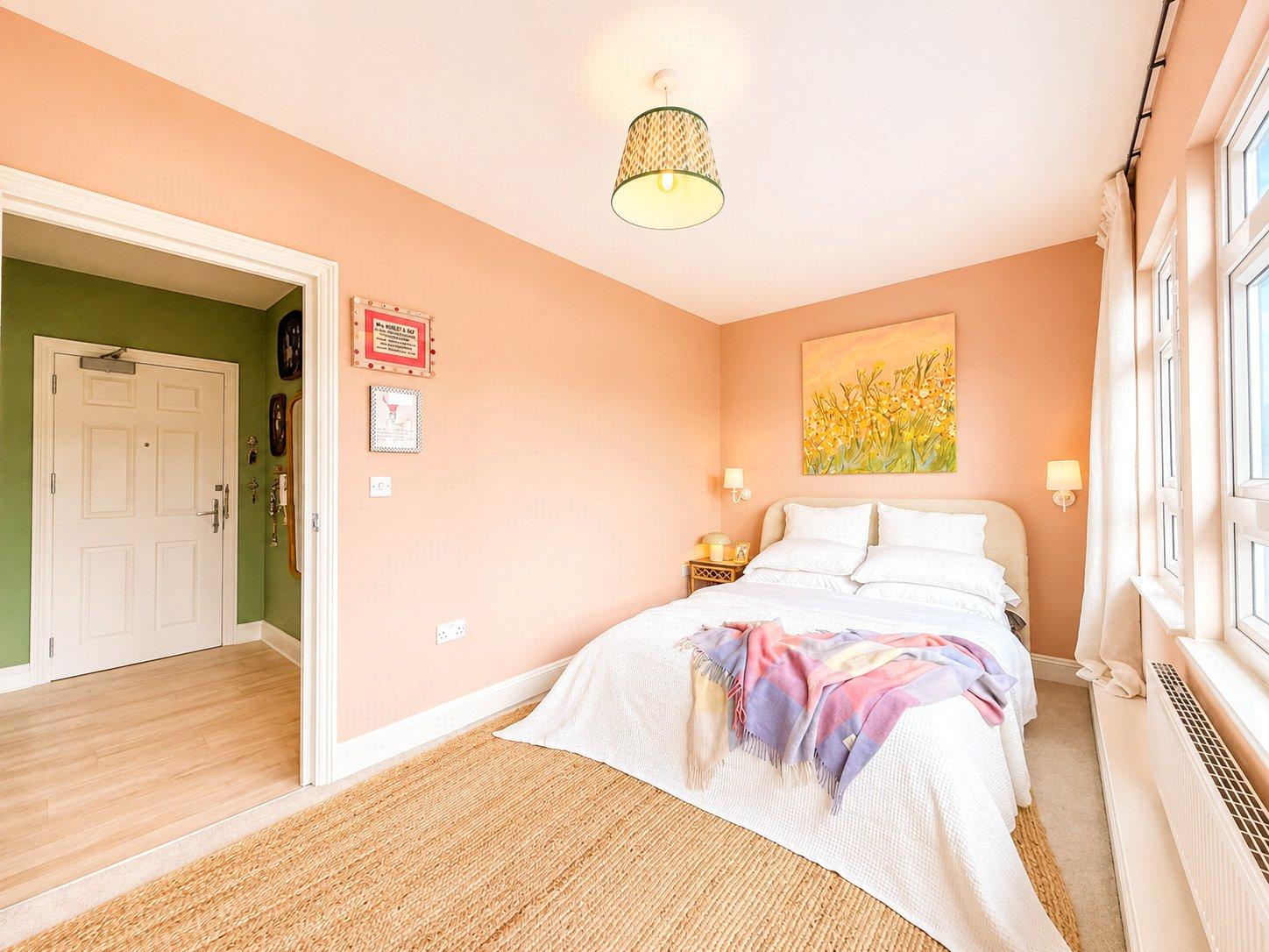 1 bedroom property for sale in London | Robinson Jackson
