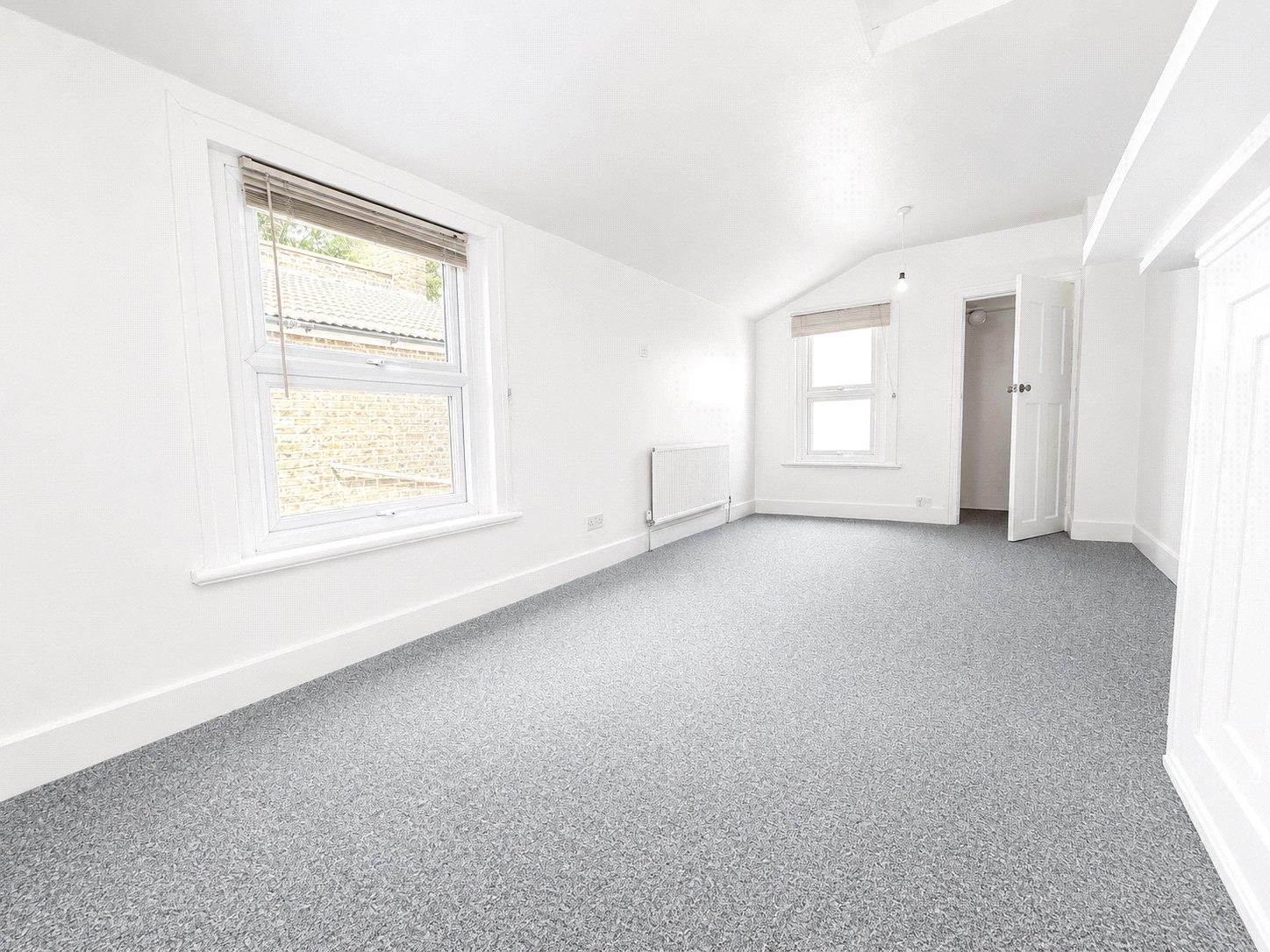 3 bedroom house for sale in London | Robinson Jackson
