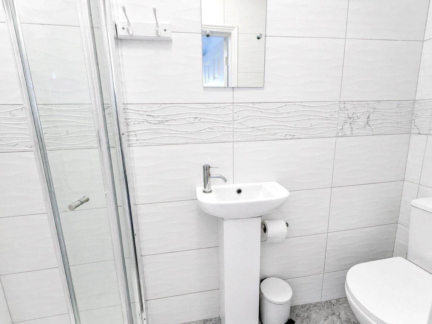 3 bedroom house for sale in London | Robinson Jackson