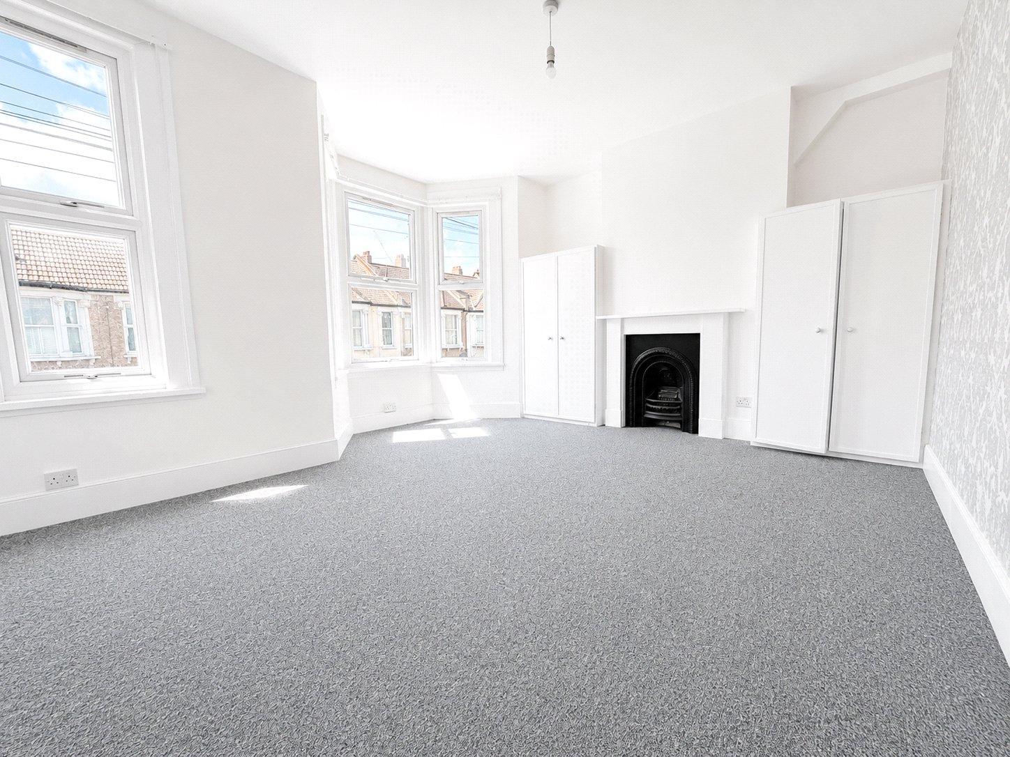 3 bedroom house for sale in London | Robinson Jackson