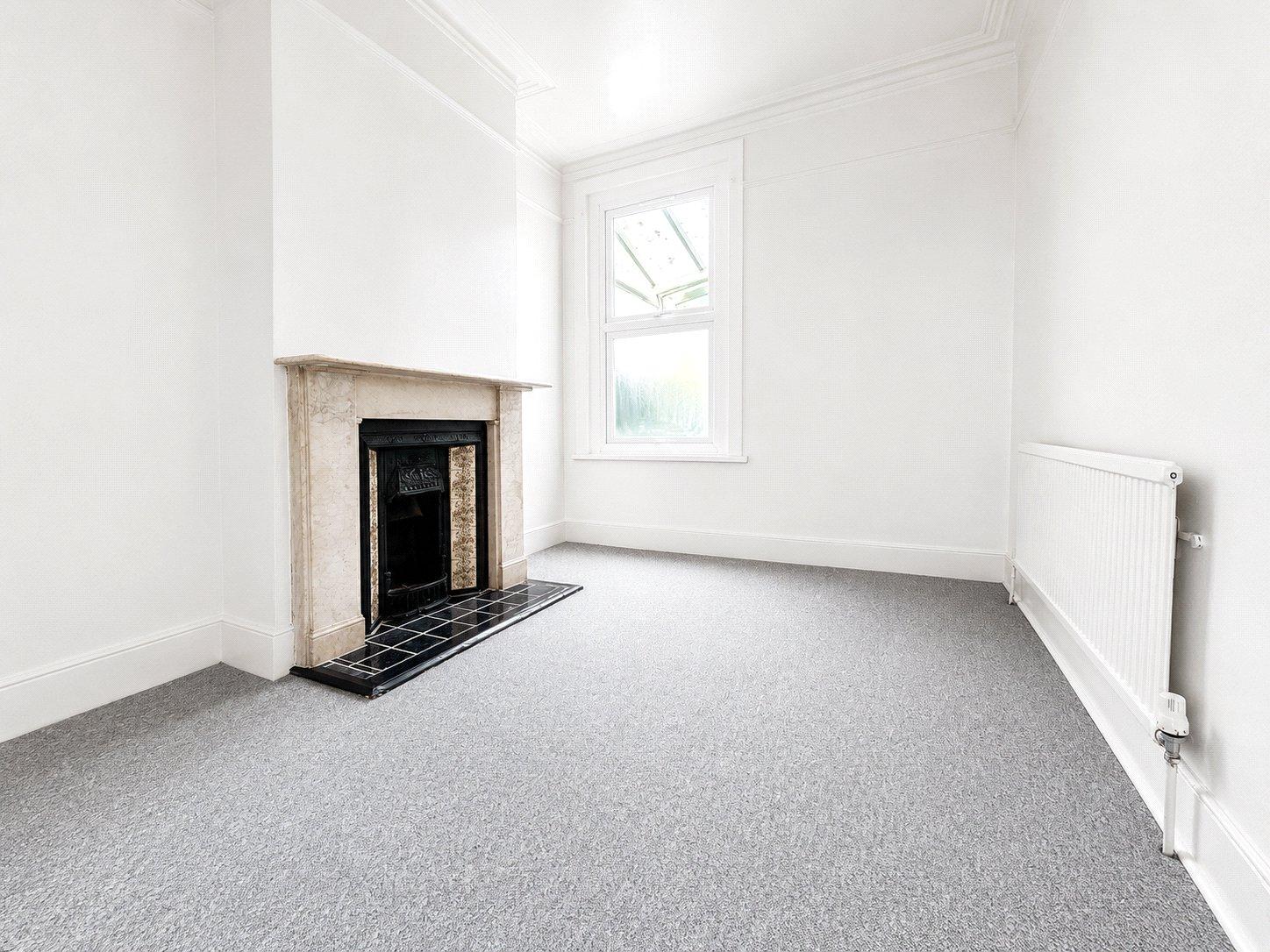3 bedroom house for sale in London | Robinson Jackson
