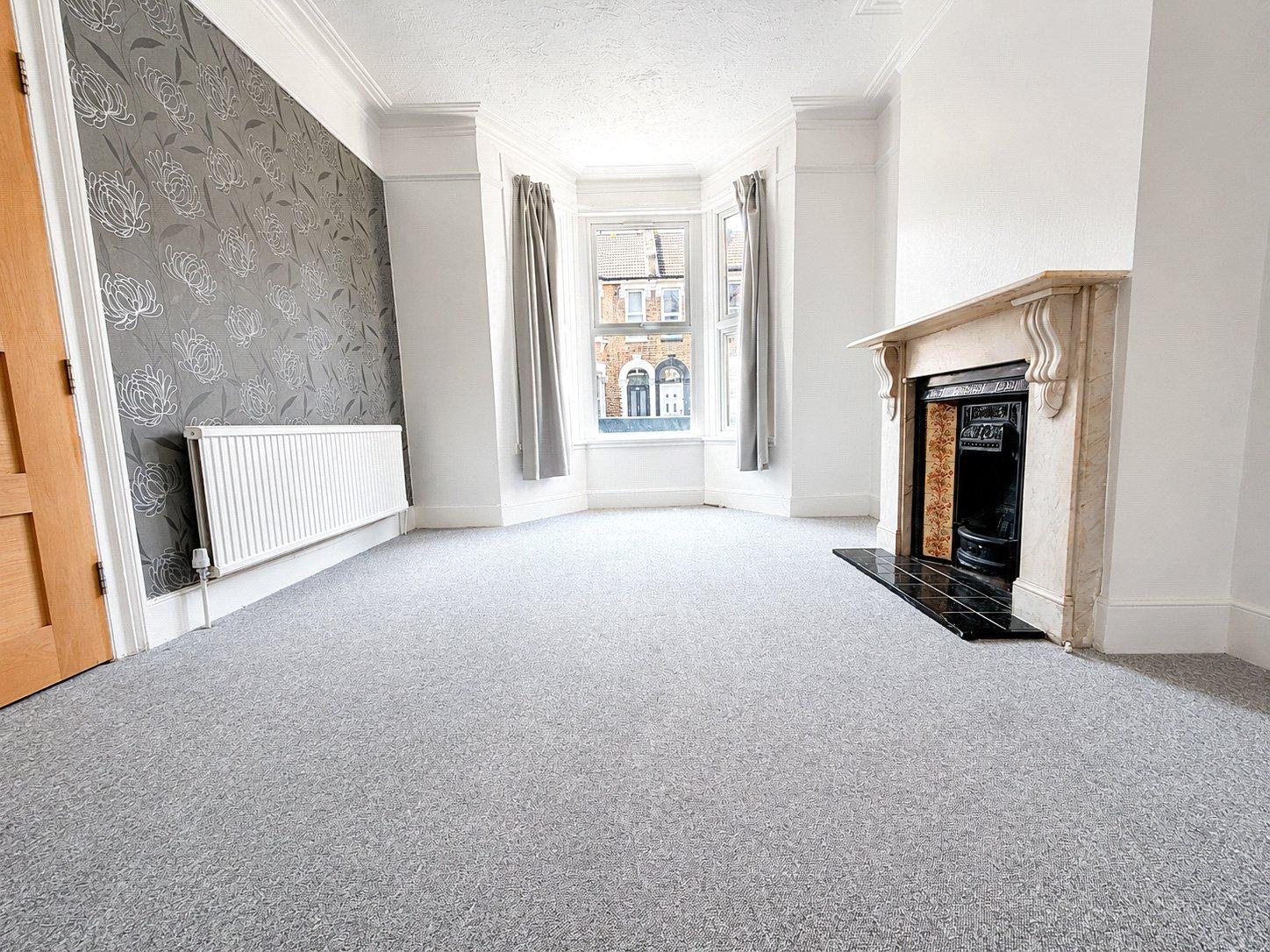 3 bedroom house for sale in London | Robinson Jackson