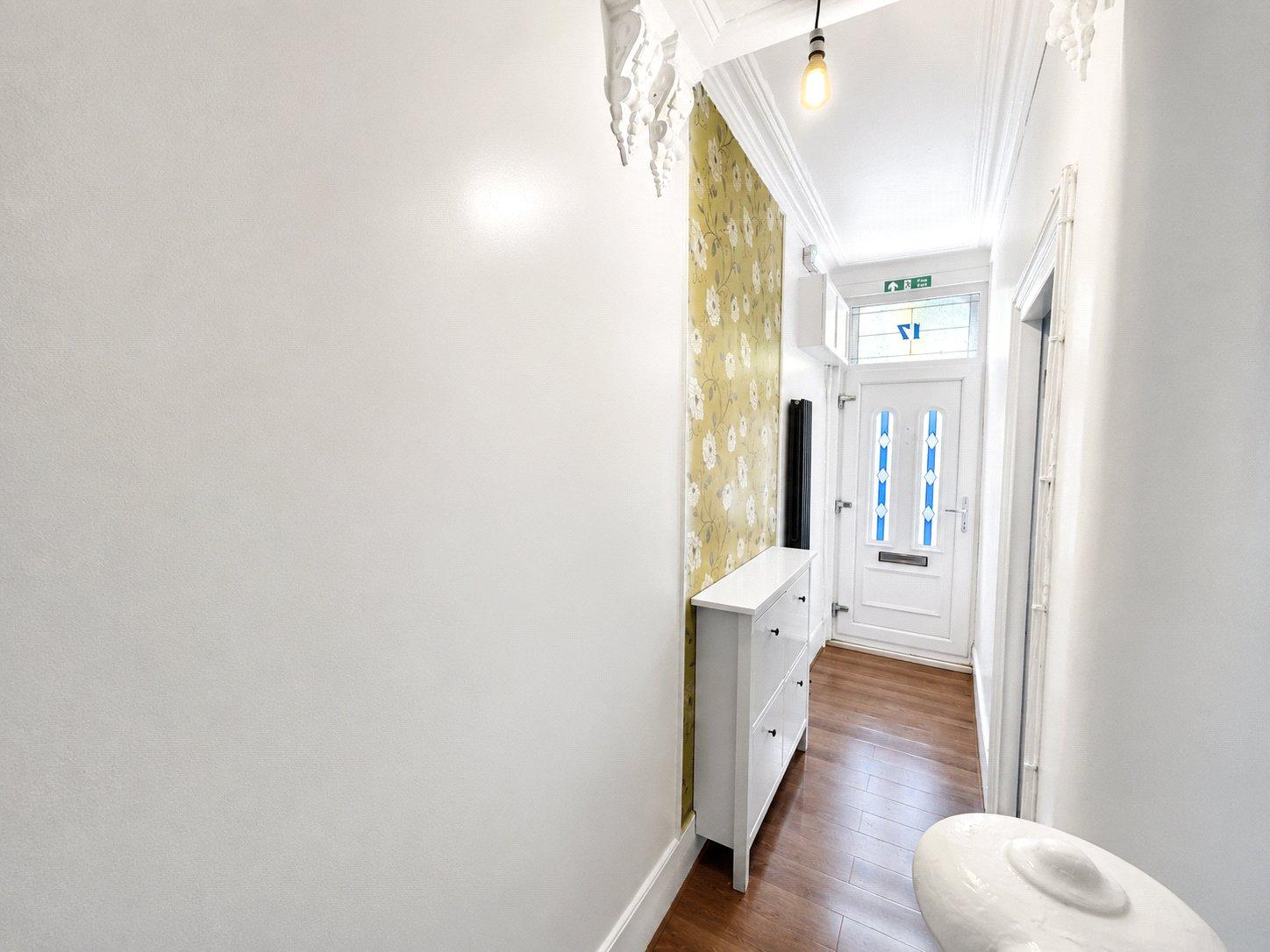 3 bedroom house for sale in London | Robinson Jackson