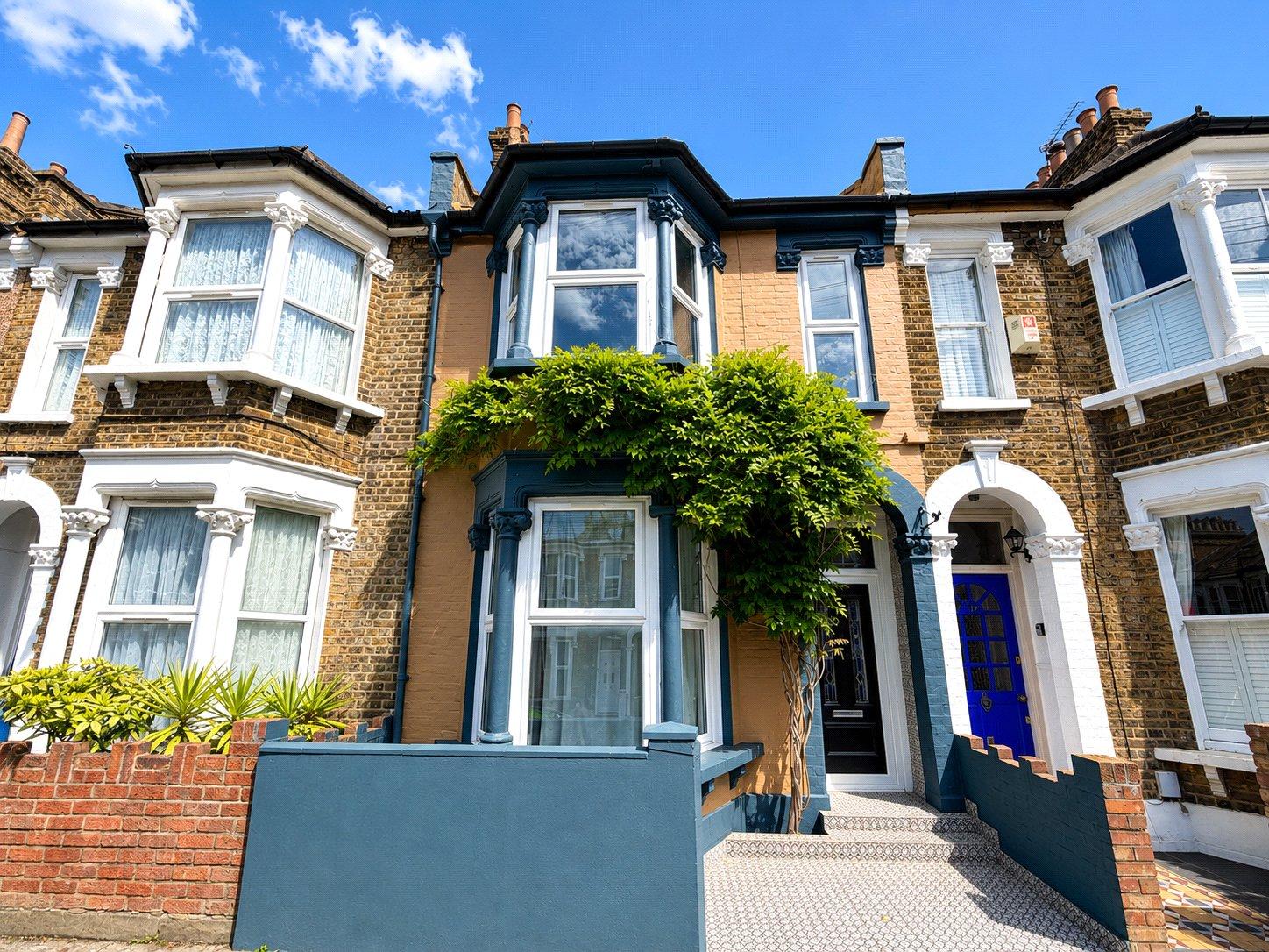 3 bedroom house for sale in London | Robinson Jackson
