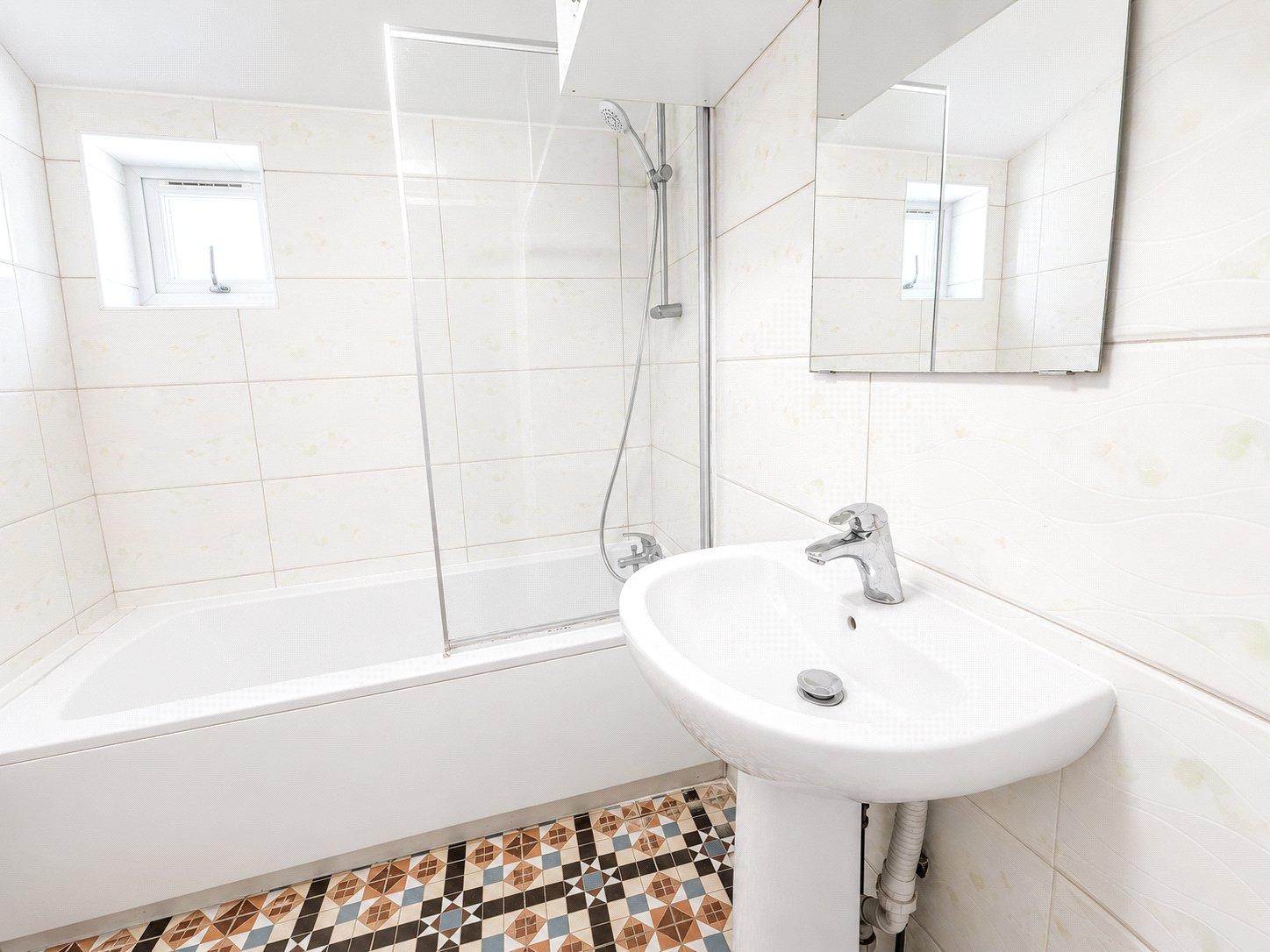 3 bedroom house for sale in London | Robinson Jackson