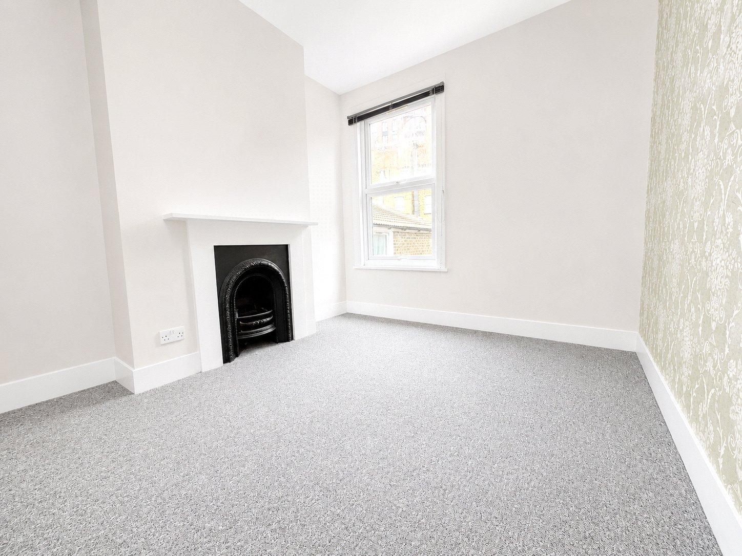 3 bedroom house for sale in London | Robinson Jackson