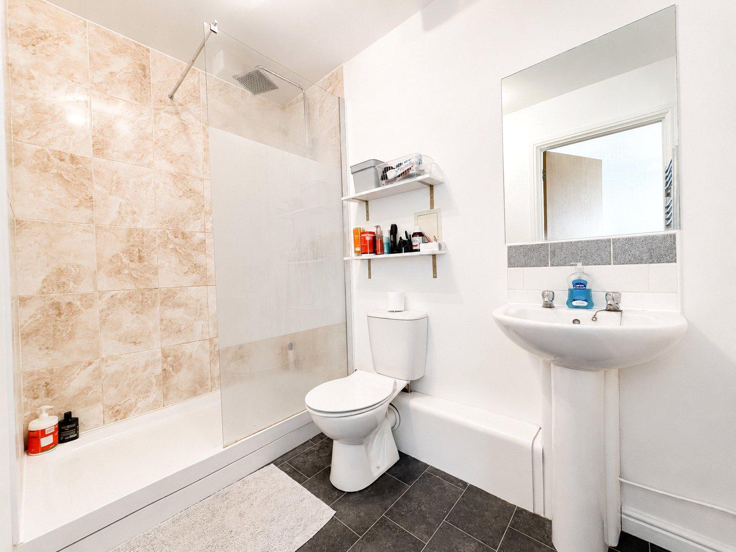 2 bedroom property for sale in London | Robinson Jackson