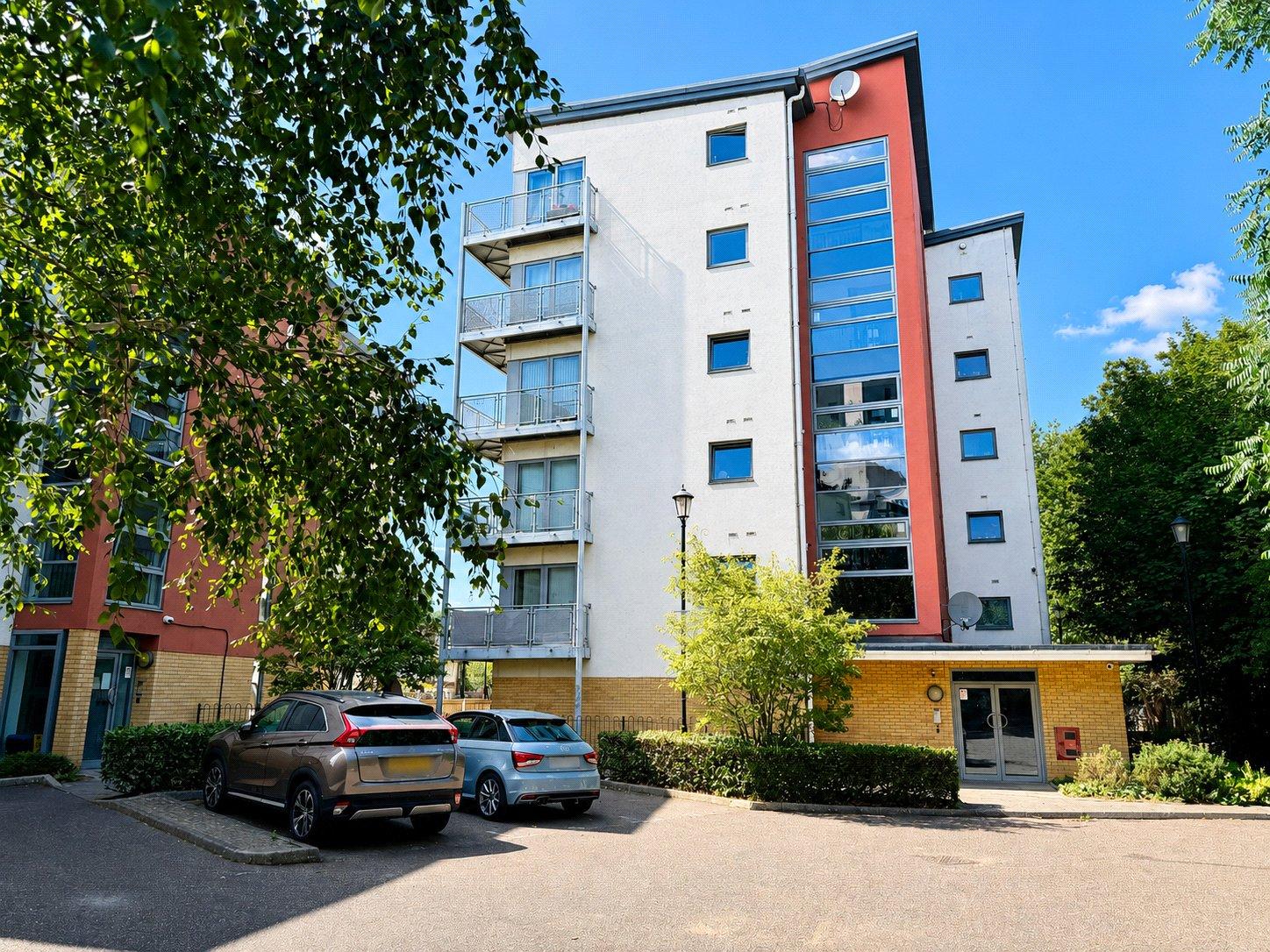 2 bedroom property for sale in London | Robinson Jackson