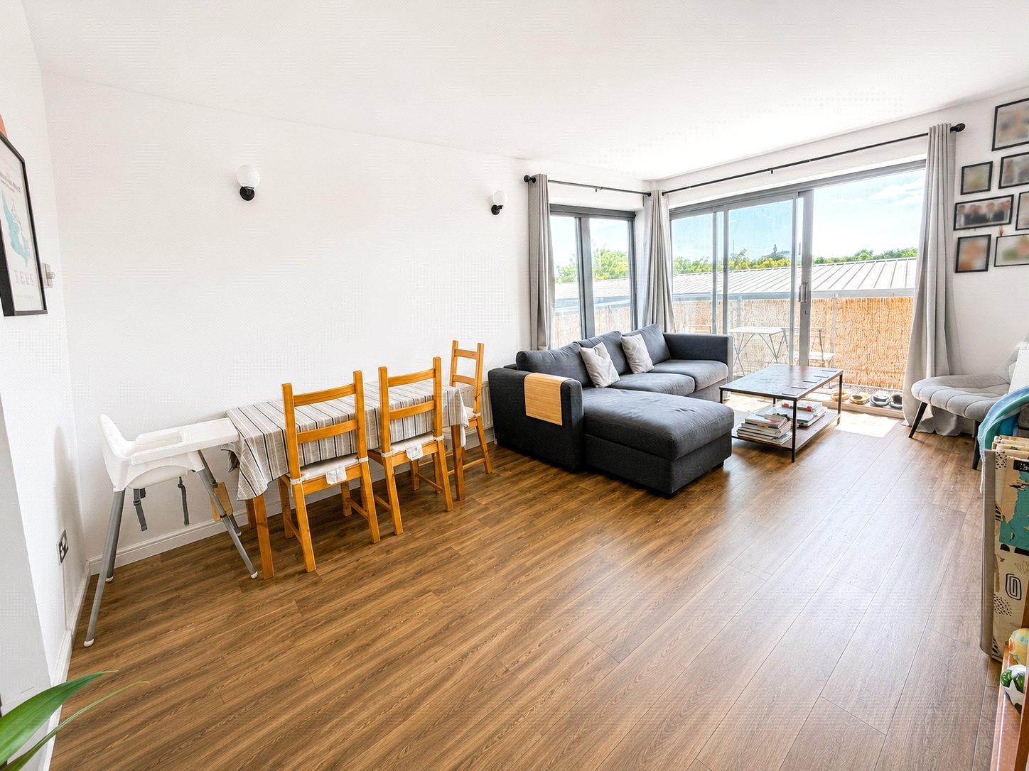 2 bedroom property for sale in London | Robinson Jackson