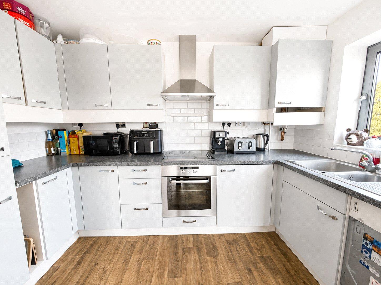 2 bedroom property for sale in London | Robinson Jackson
