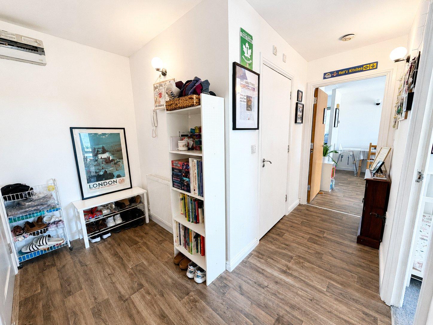 2 bedroom property for sale in London | Robinson Jackson