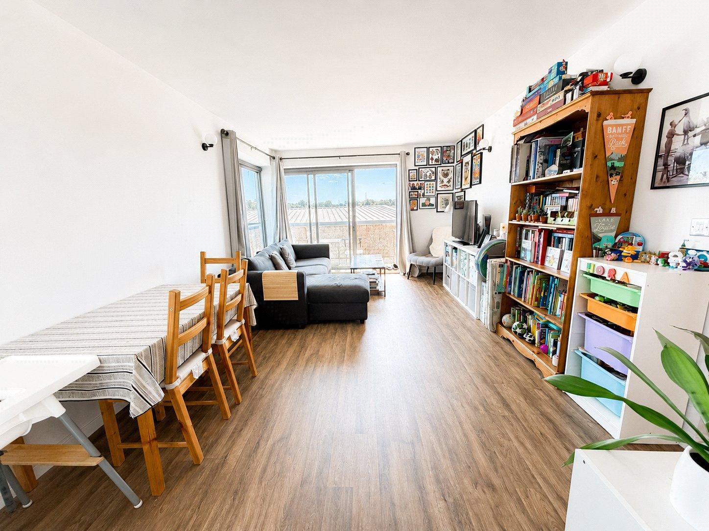 2 bedroom property for sale in London | Robinson Jackson