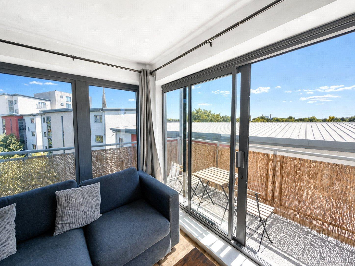 2 bedroom property for sale in London | Robinson Jackson
