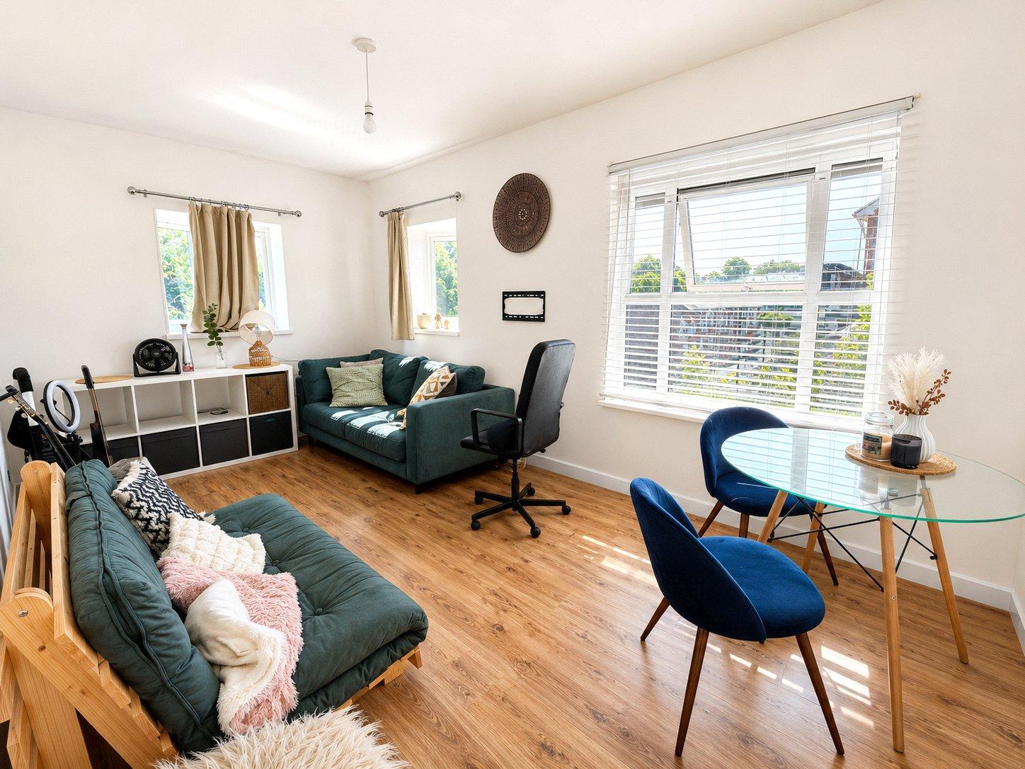 2 bedroom property for sale in London | Robinson Jackson