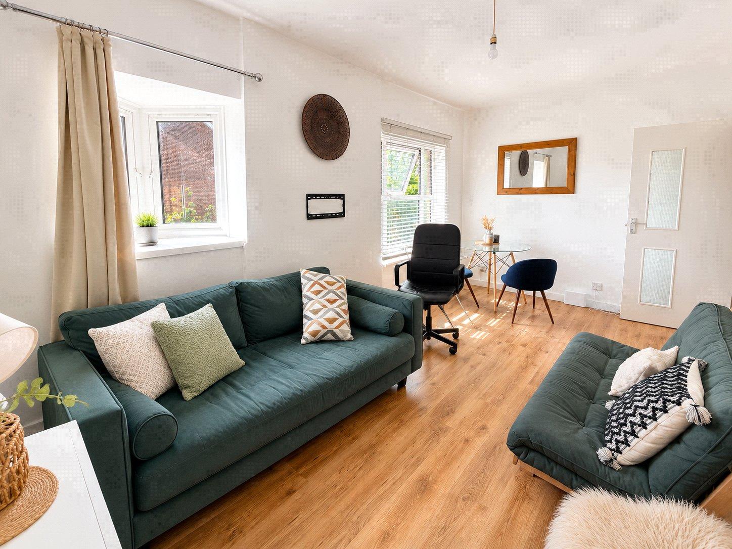 2 bedroom property for sale in London | Robinson Jackson