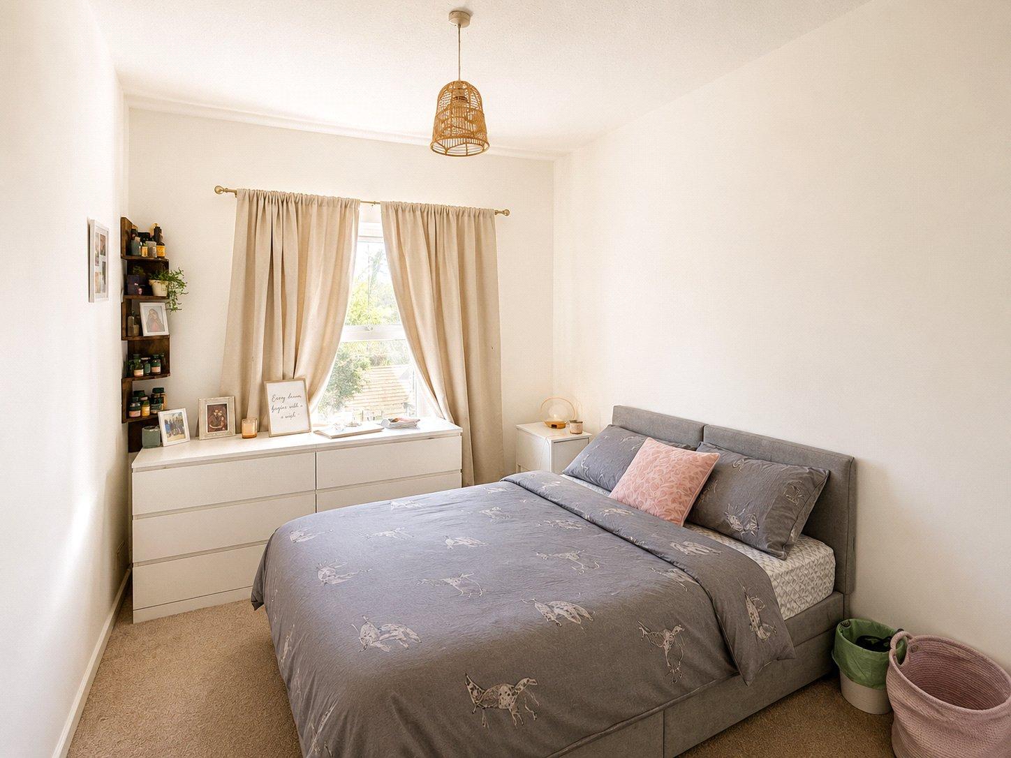 2 bedroom property for sale in London | Robinson Jackson