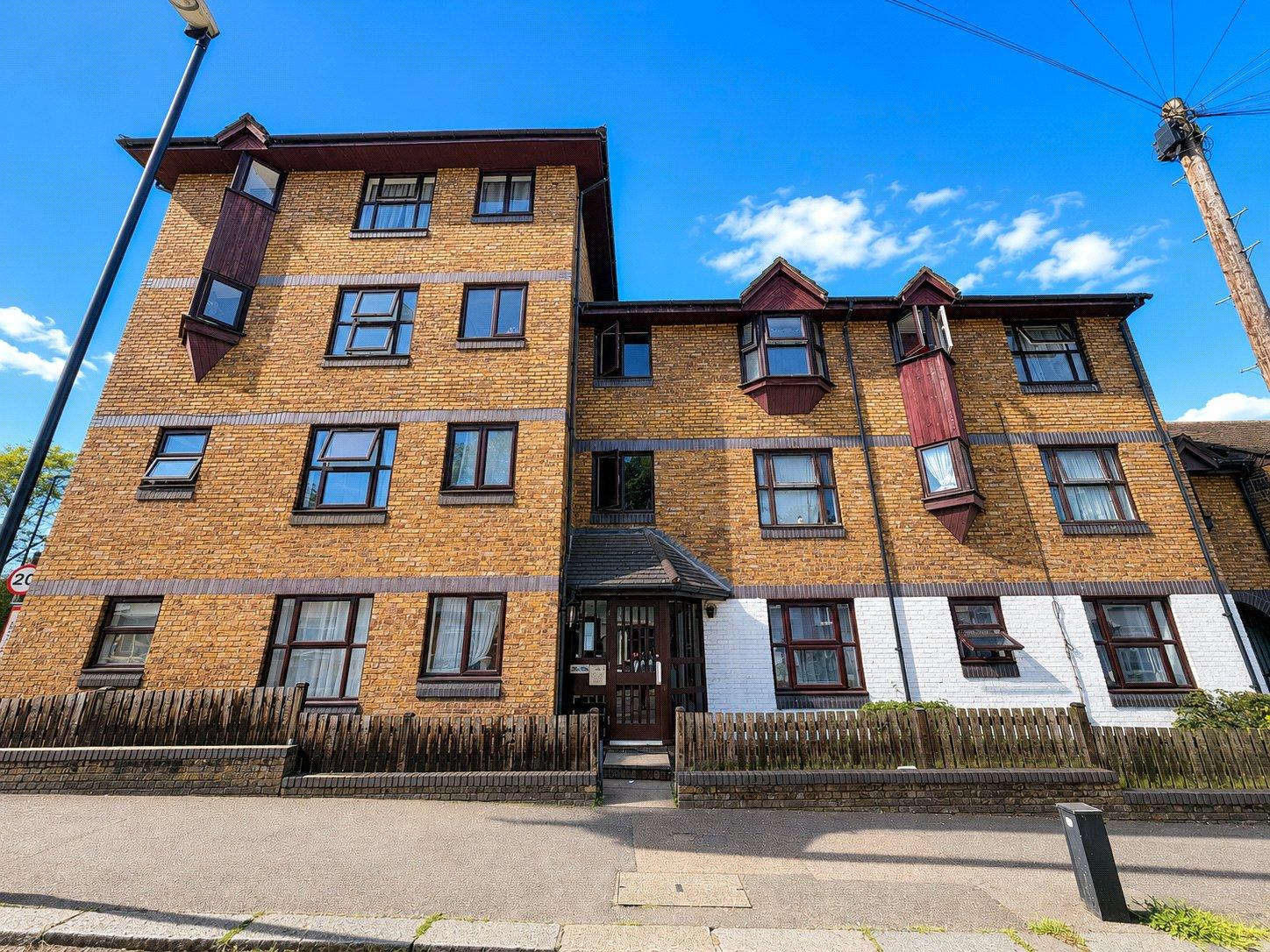 2 bedroom property for sale in London | Robinson Jackson