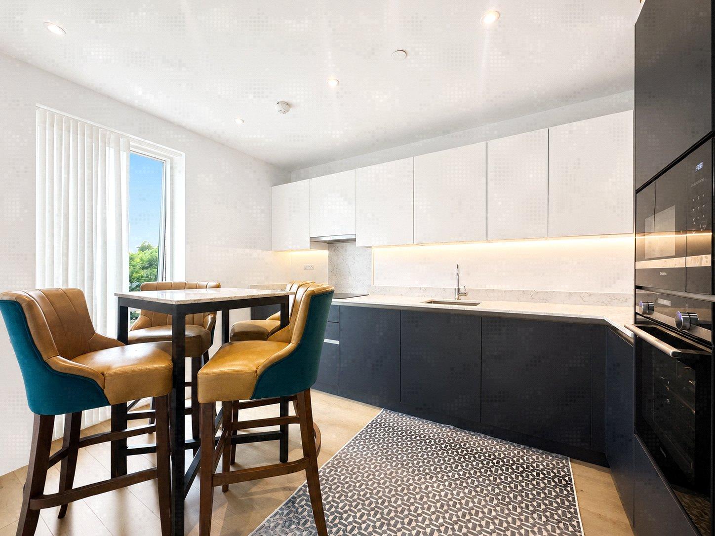 3 bedroom property for sale in London | Robinson Jackson