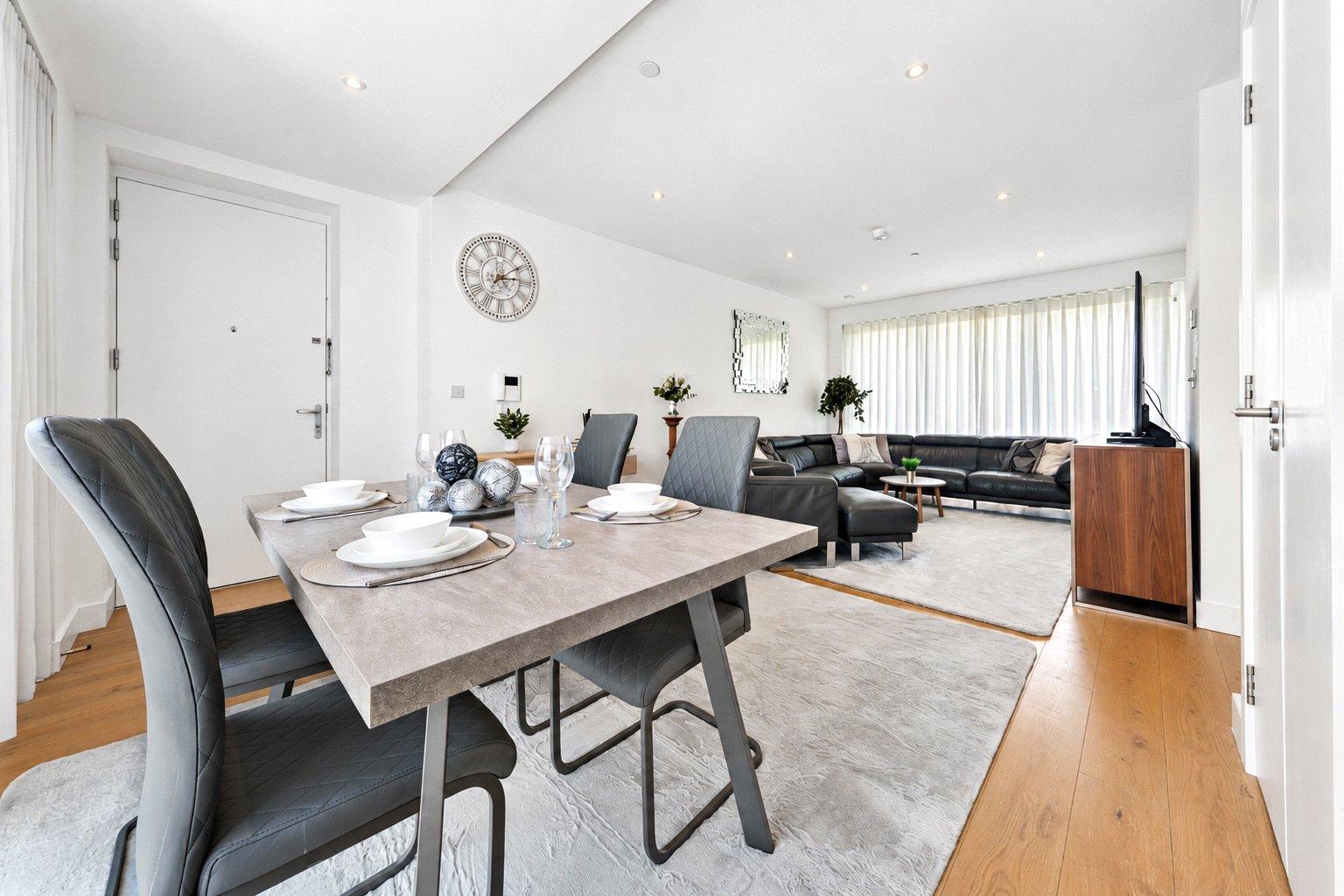 3 bedroom property for sale in London | Robinson Jackson