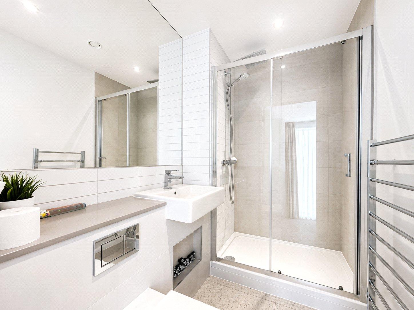3 bedroom property for sale in London | Robinson Jackson