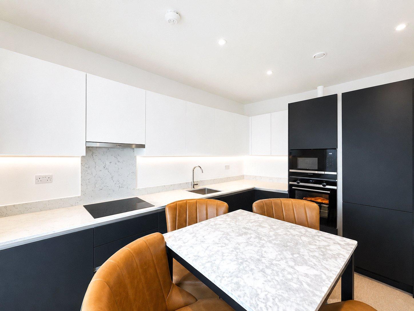 3 bedroom property for sale in London | Robinson Jackson
