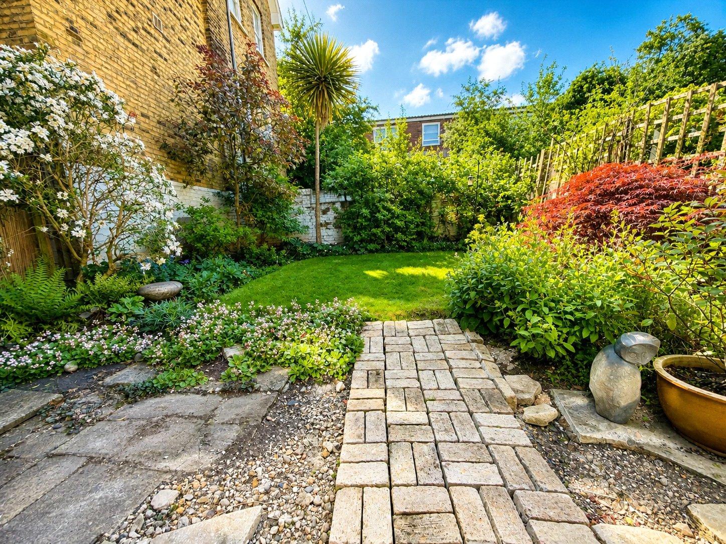 4 bedroom house for sale in London | Robinson Jackson