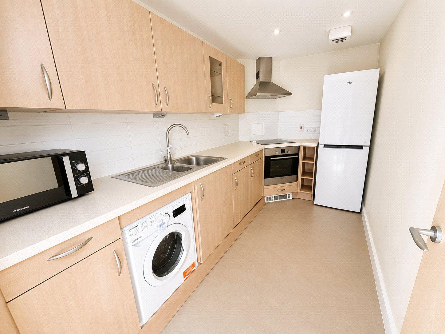 3 bedroom property for sale in London | Robinson Jackson