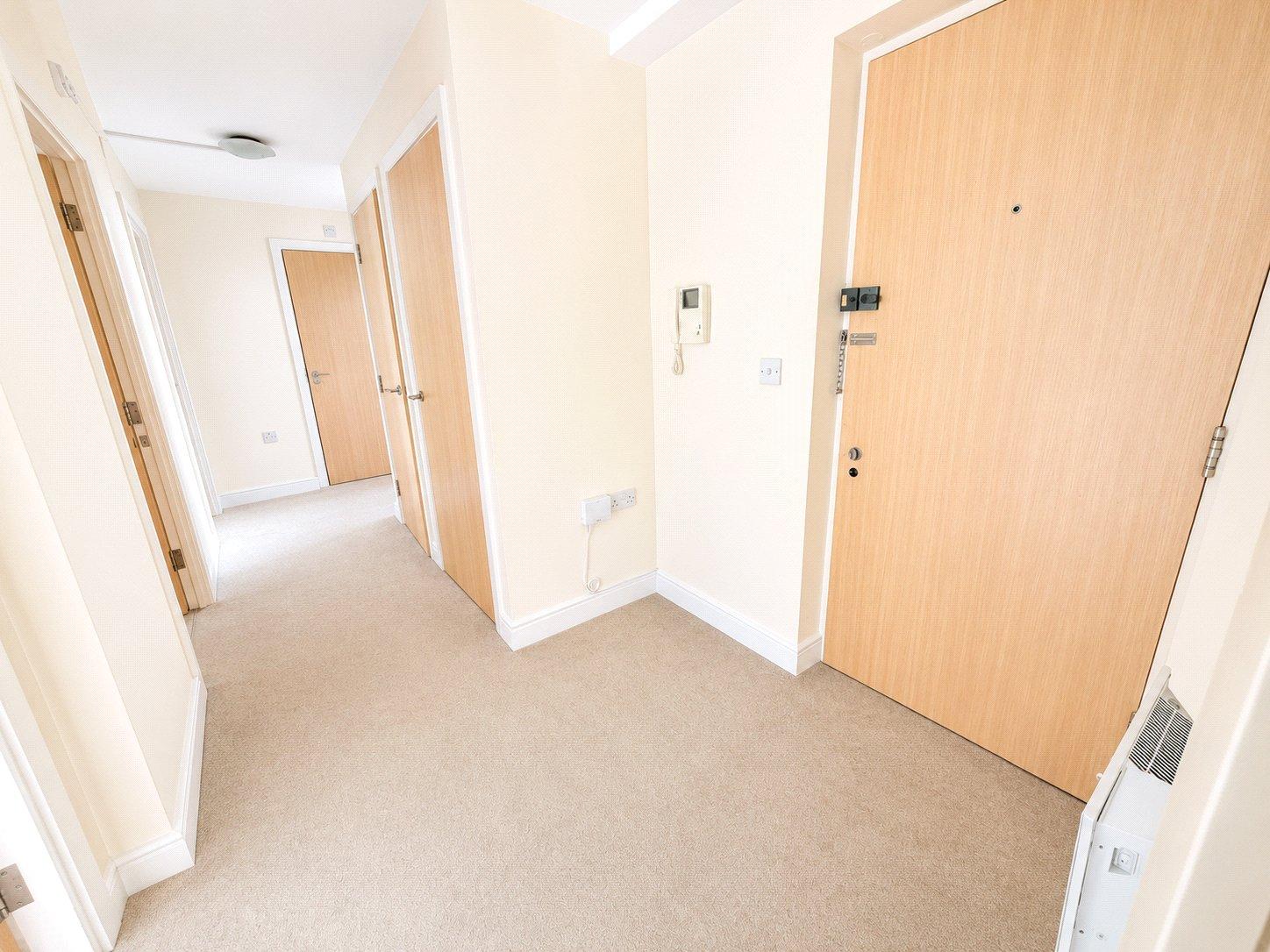 3 bedroom property for sale in London | Robinson Jackson