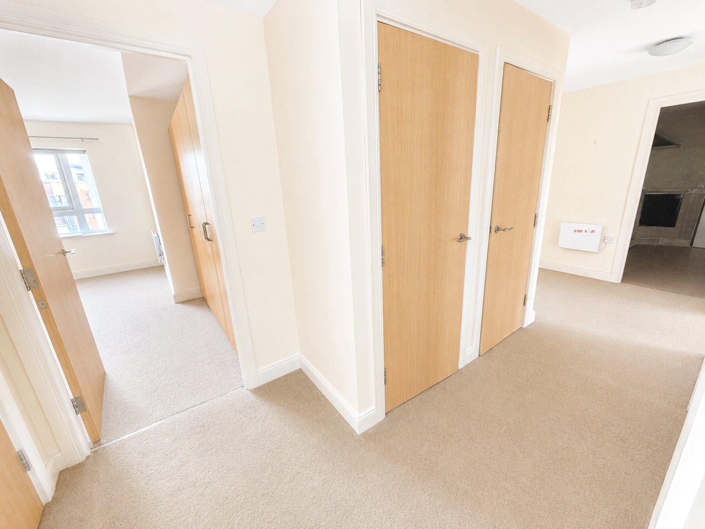 3 bedroom property for sale in London | Robinson Jackson