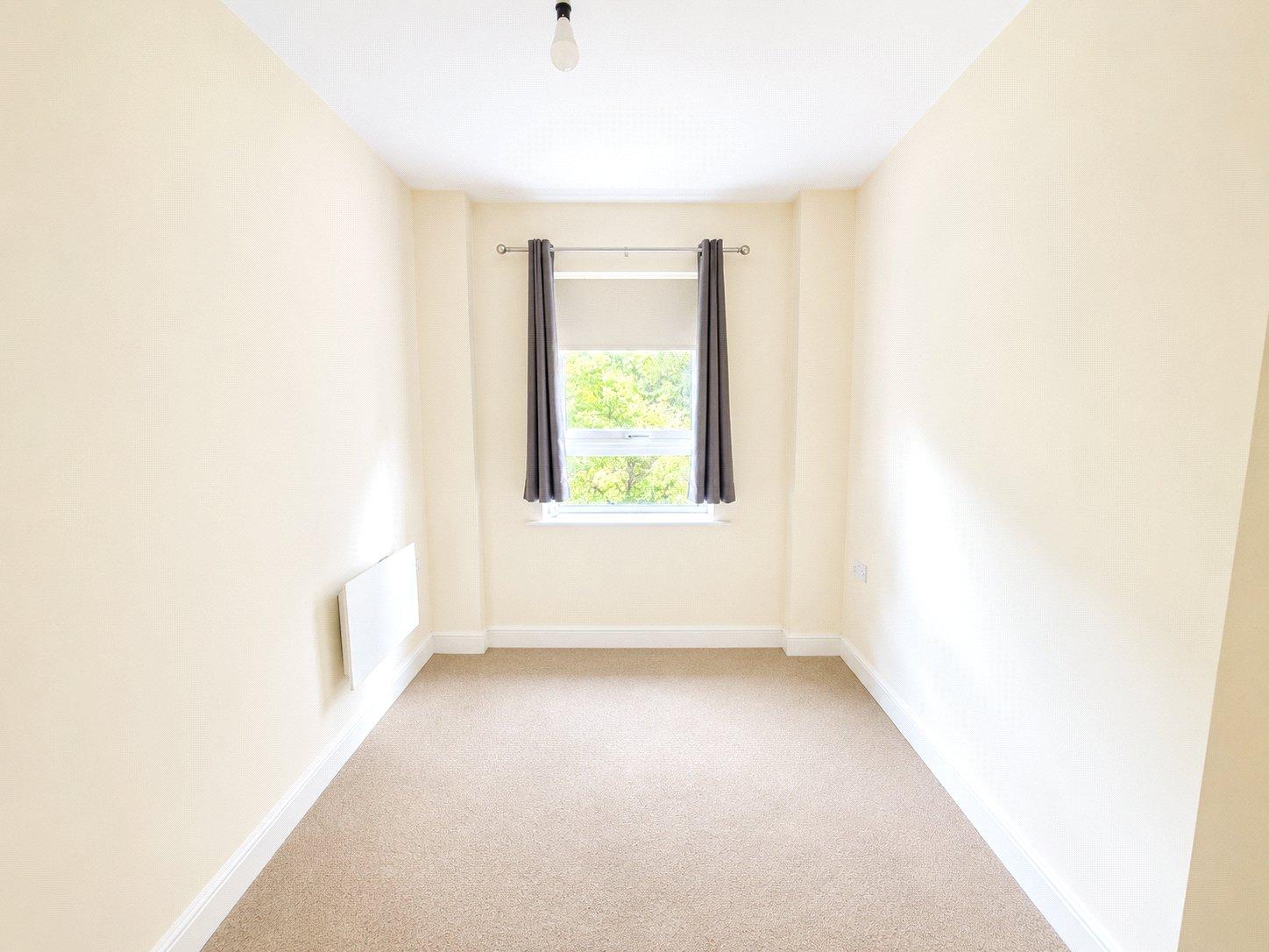 3 bedroom property for sale in London | Robinson Jackson