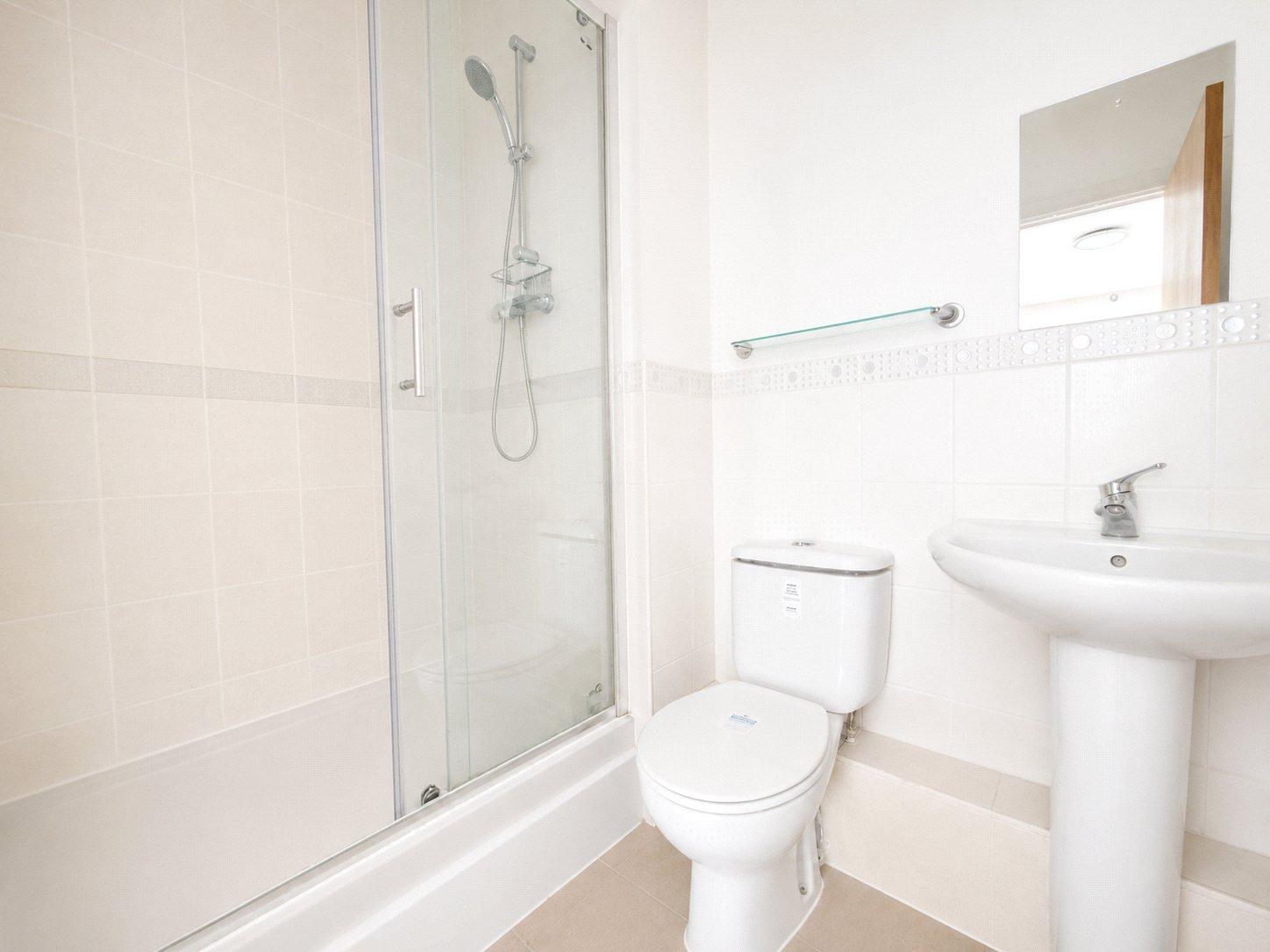 3 bedroom property for sale in London | Robinson Jackson