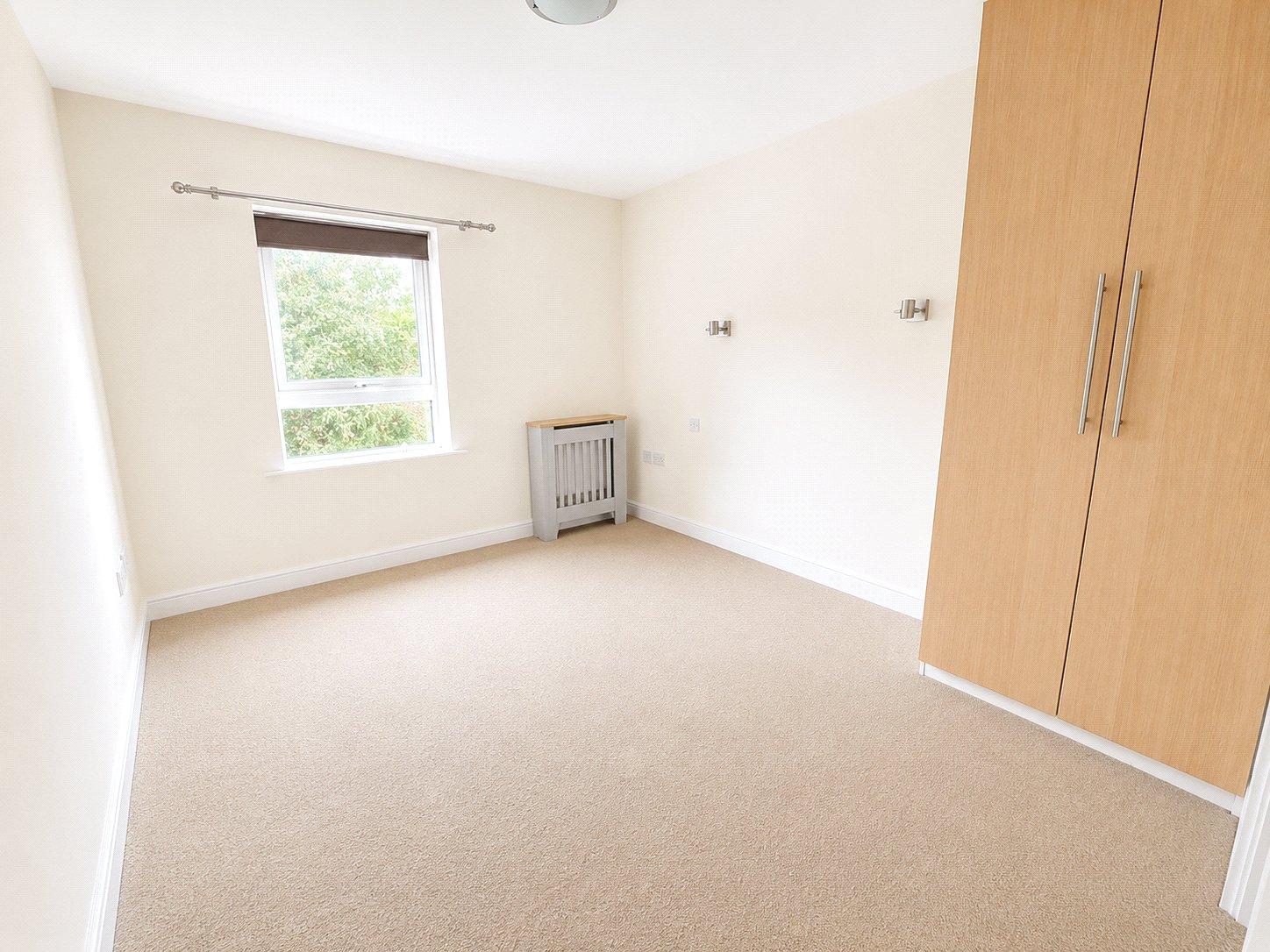 3 bedroom property for sale in London | Robinson Jackson