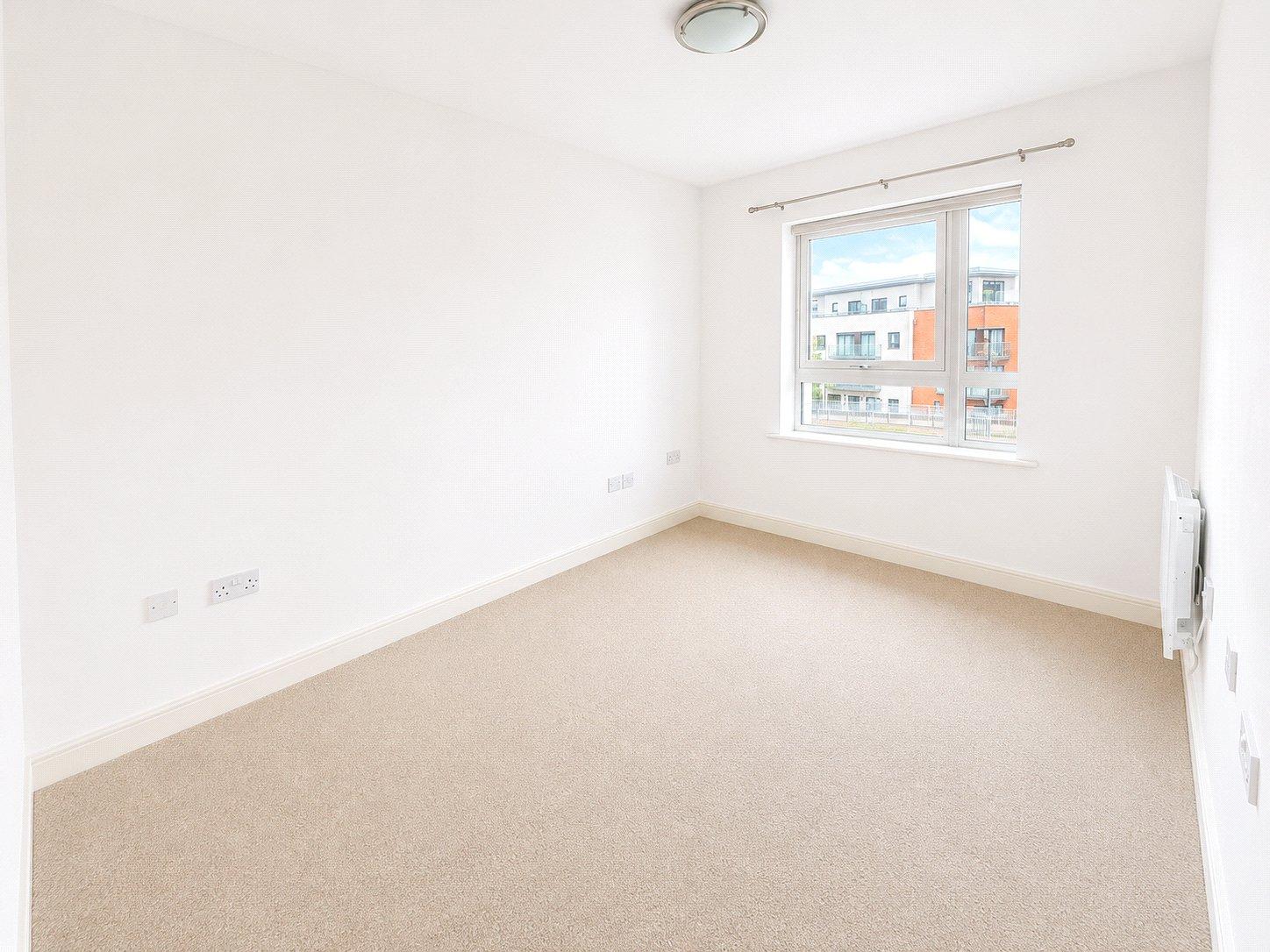 3 bedroom property for sale in London | Robinson Jackson