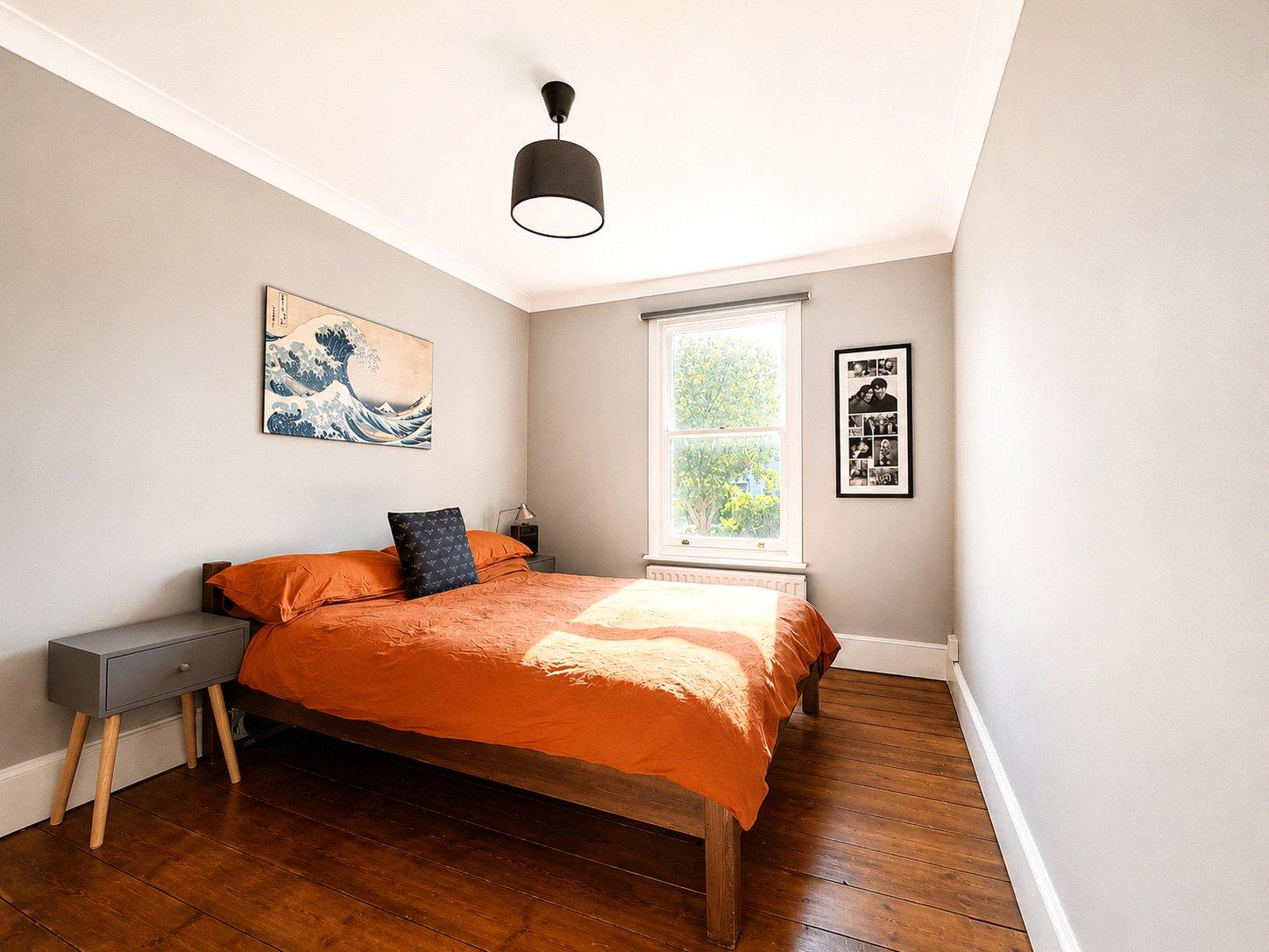 2 bedroom property for sale in London | Robinson Jackson