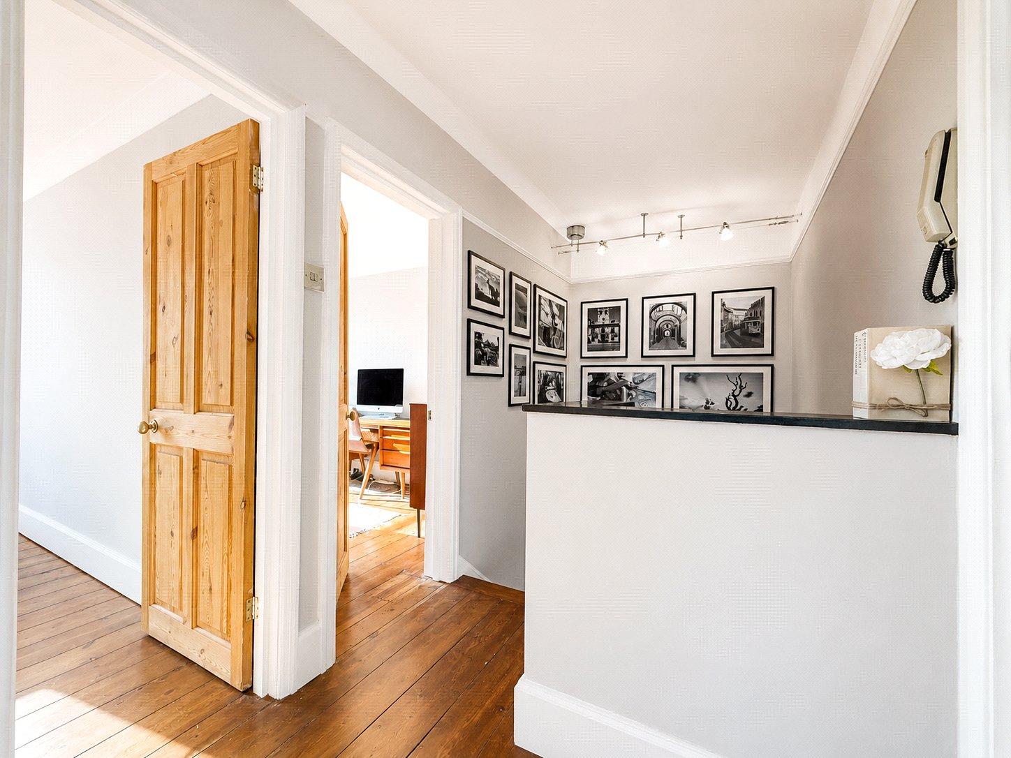 2 bedroom property for sale in London | Robinson Jackson