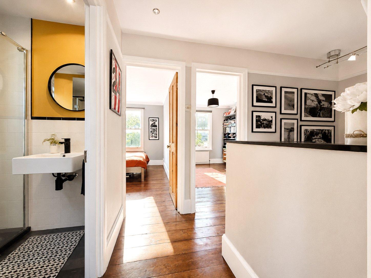2 bedroom property for sale in London | Robinson Jackson
