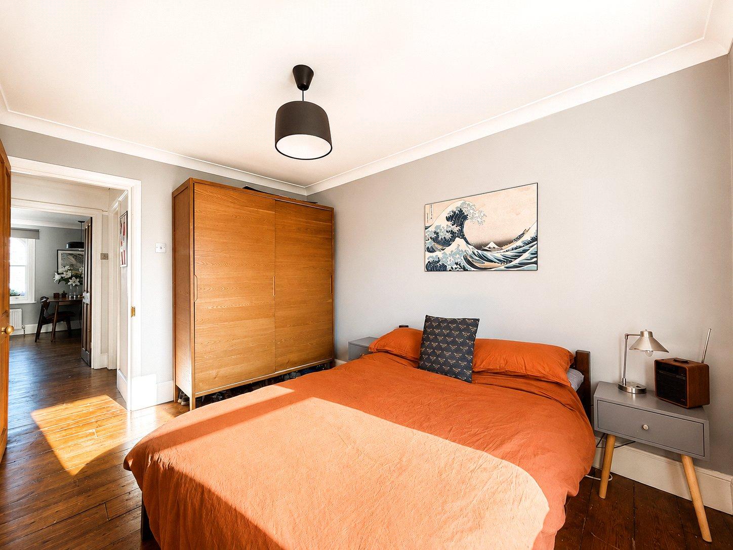 2 bedroom property for sale in London | Robinson Jackson