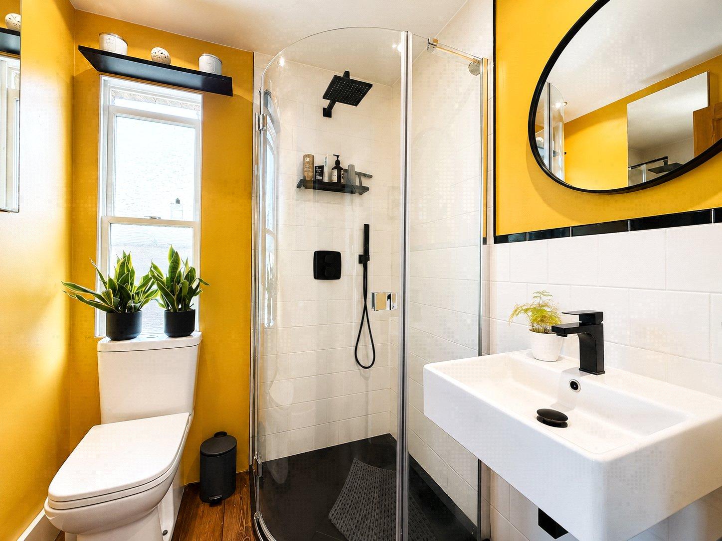 2 bedroom property for sale in London | Robinson Jackson