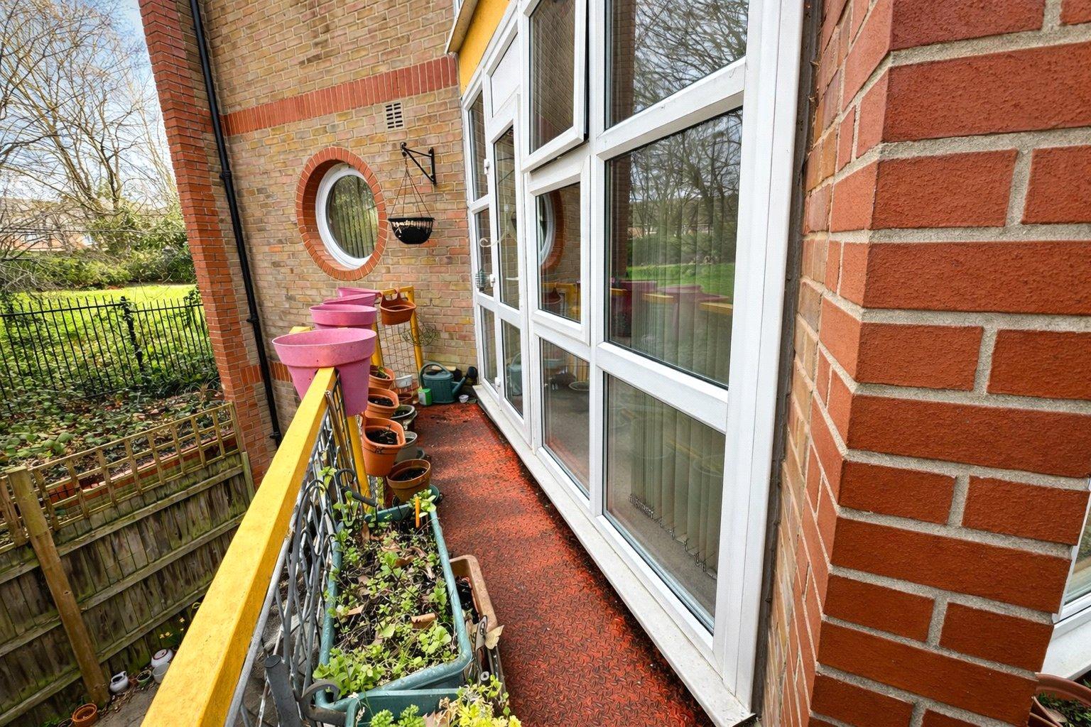 2 bedroom property for sale in London | Robinson Jackson