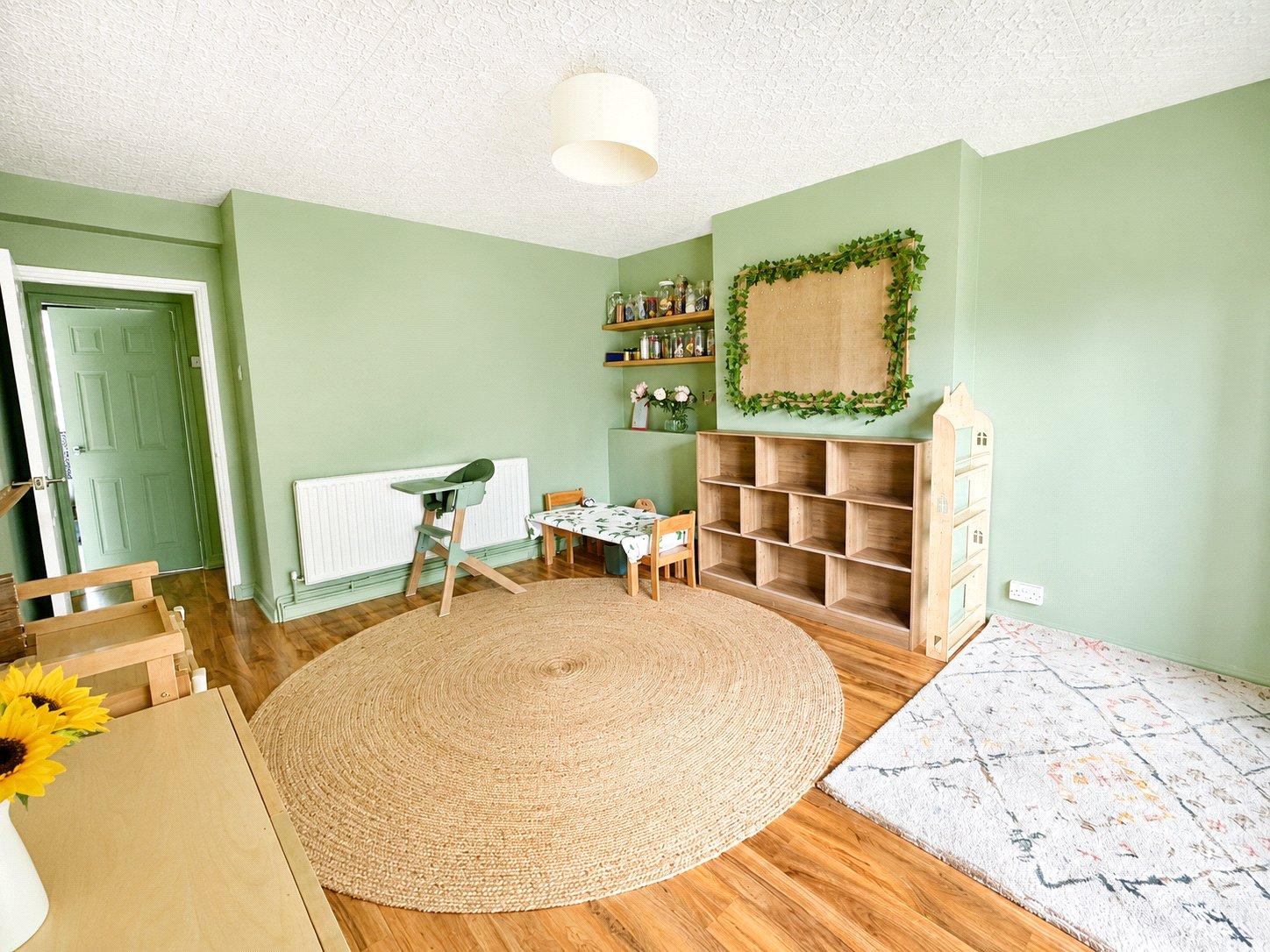 2 bedroom property for sale in London | Robinson Jackson