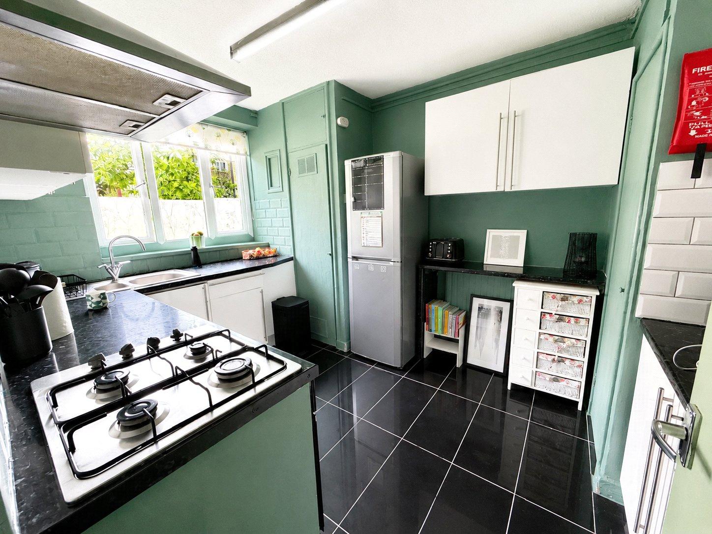 2 bedroom property for sale in London | Robinson Jackson