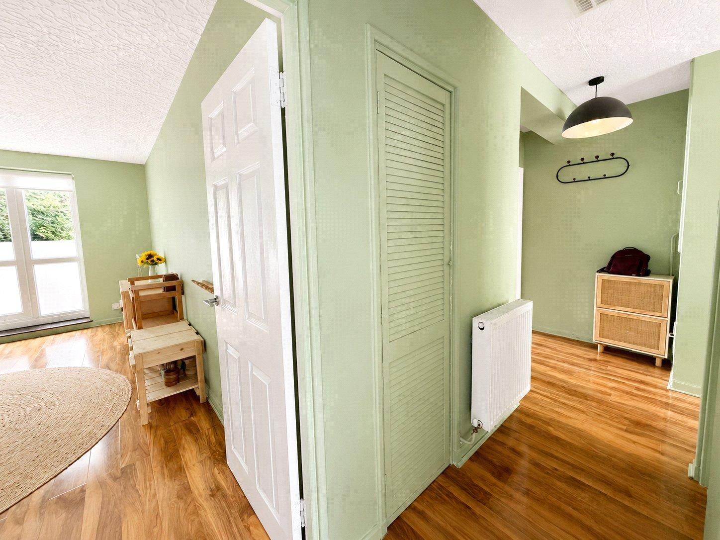 2 bedroom property for sale in London | Robinson Jackson