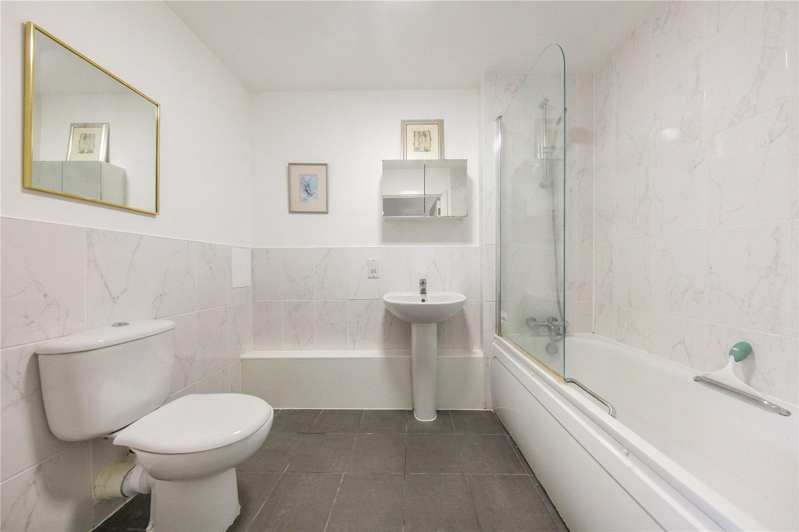 2 bedroom property for sale in London | Robinson Jackson