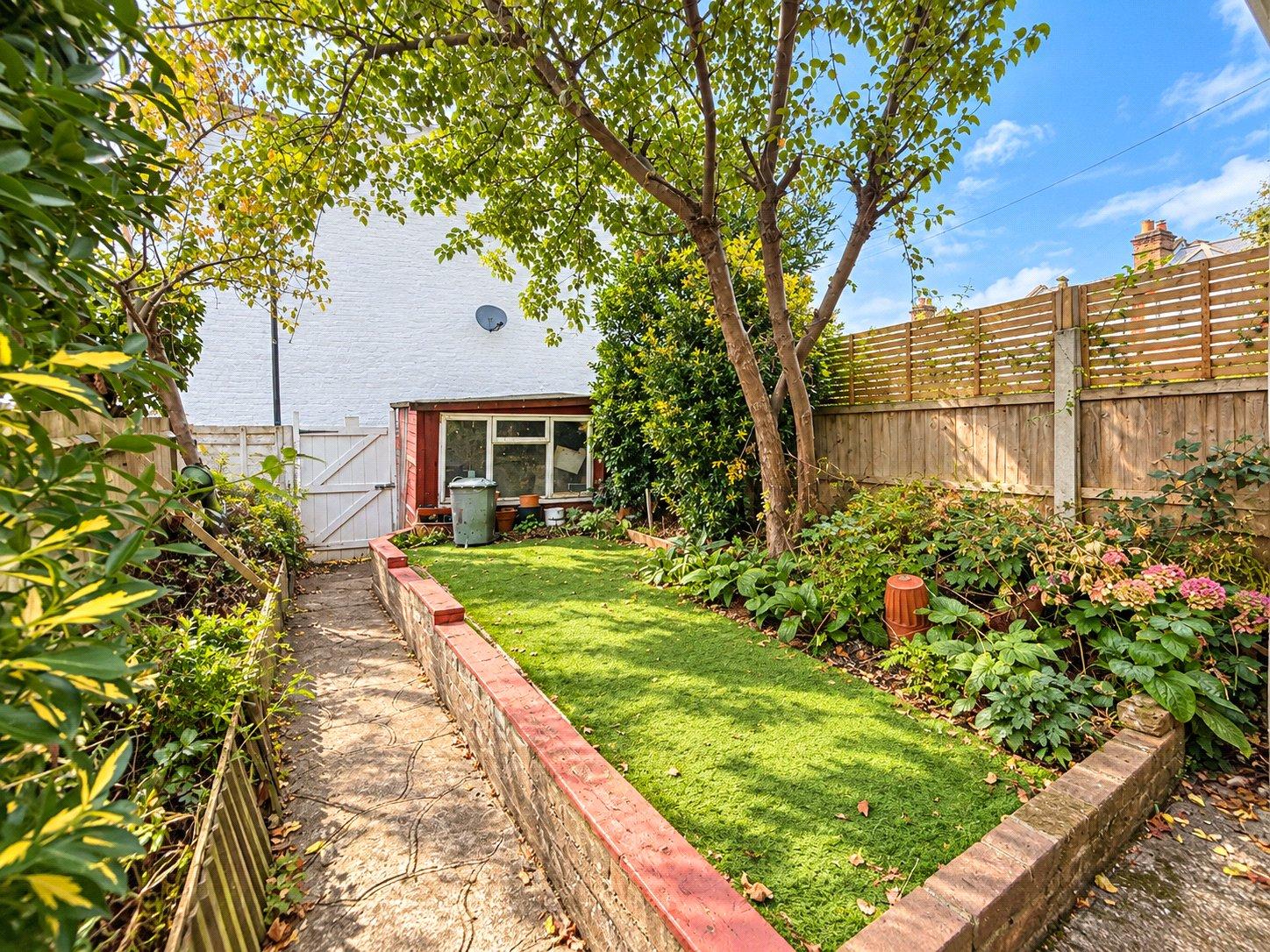 3 bedroom house for sale in London | Robinson Jackson