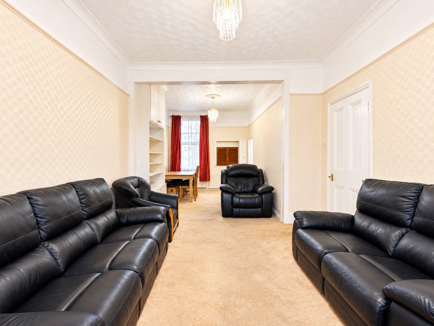 3 bedroom house for sale in London | Robinson Jackson