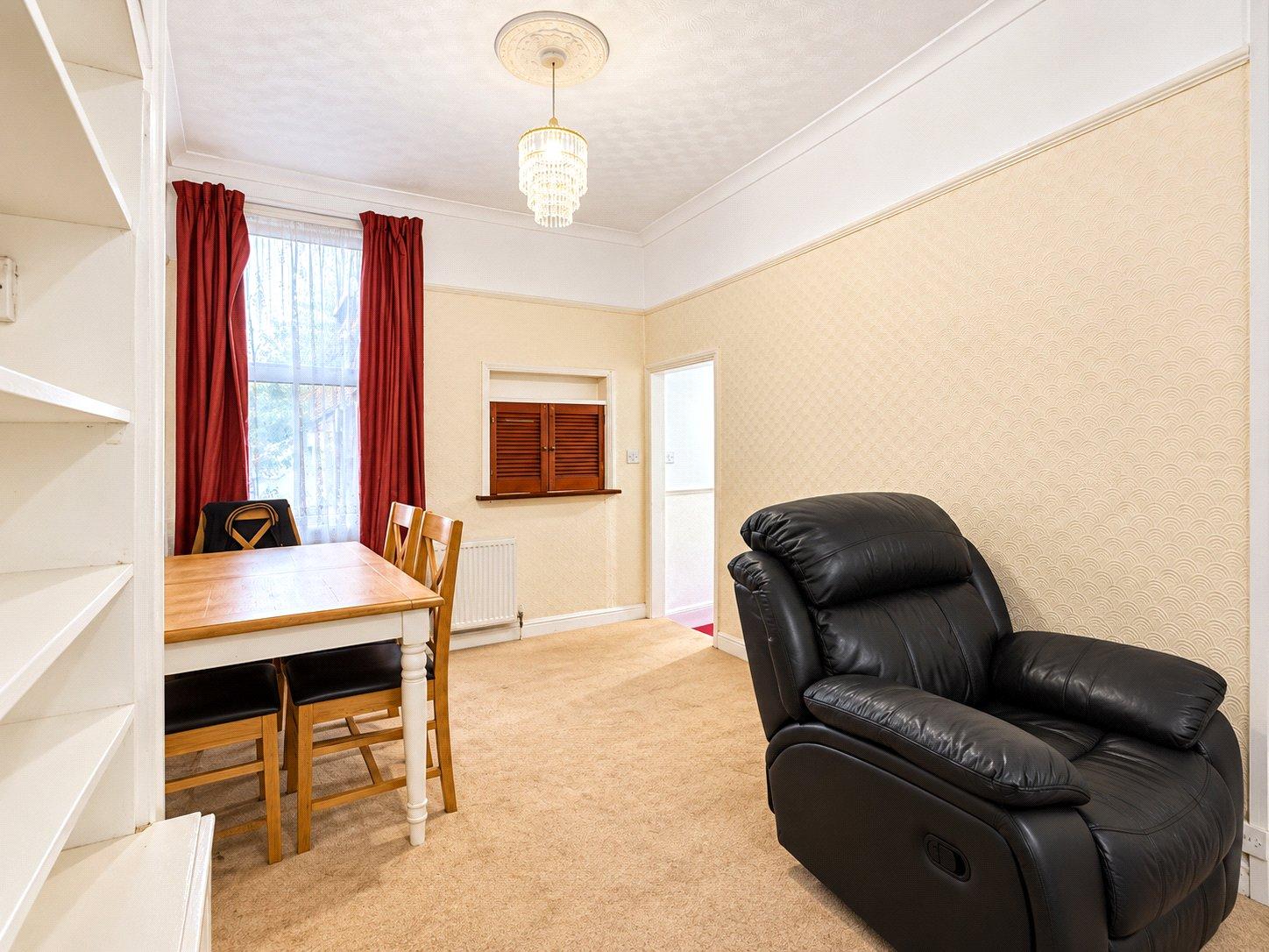 3 bedroom house for sale in London | Robinson Jackson