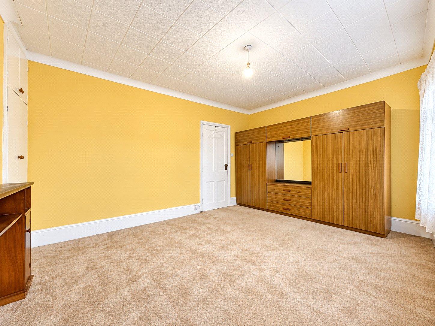 3 bedroom house for sale in London | Robinson Jackson