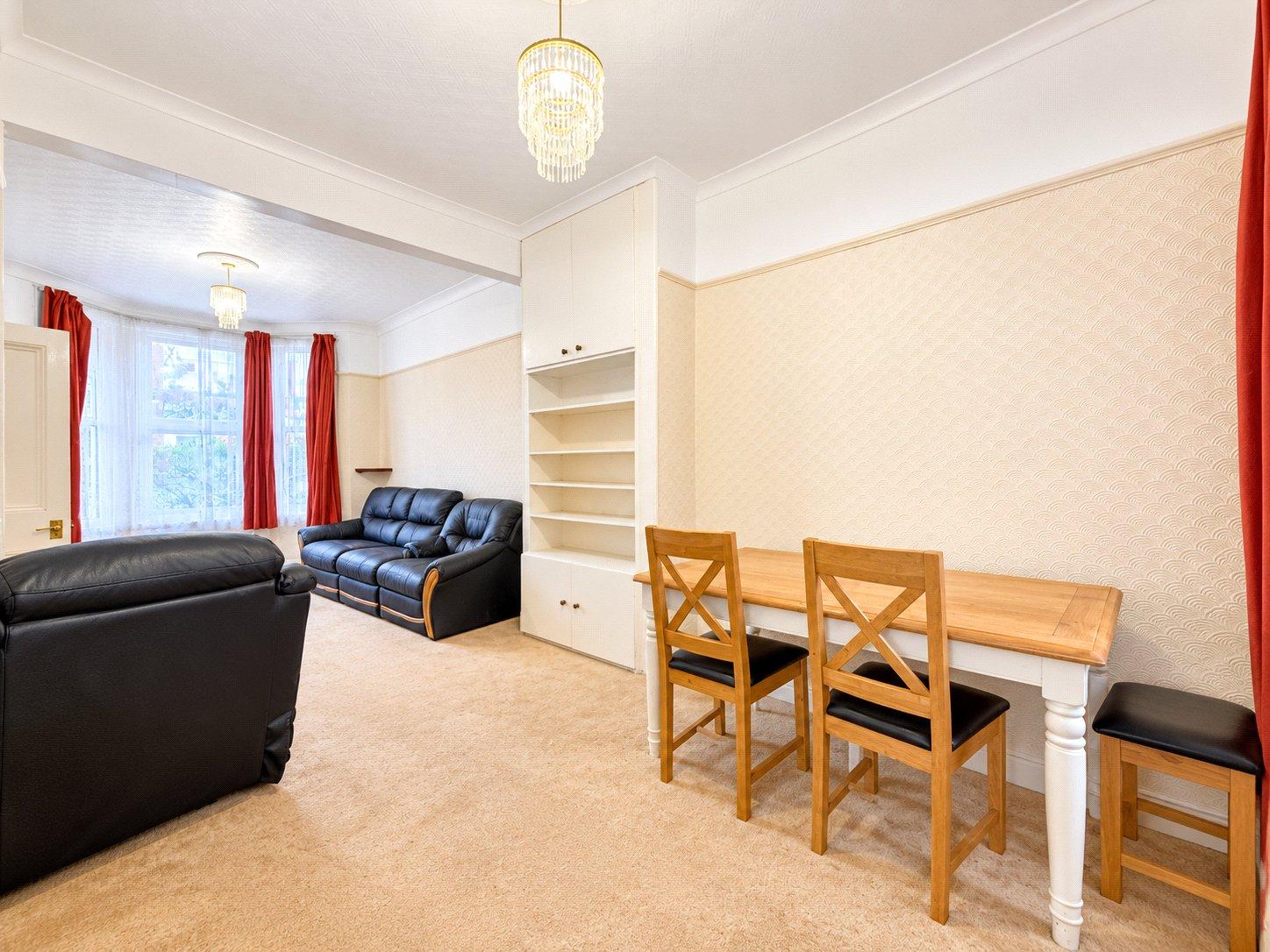 3 bedroom house for sale in London | Robinson Jackson